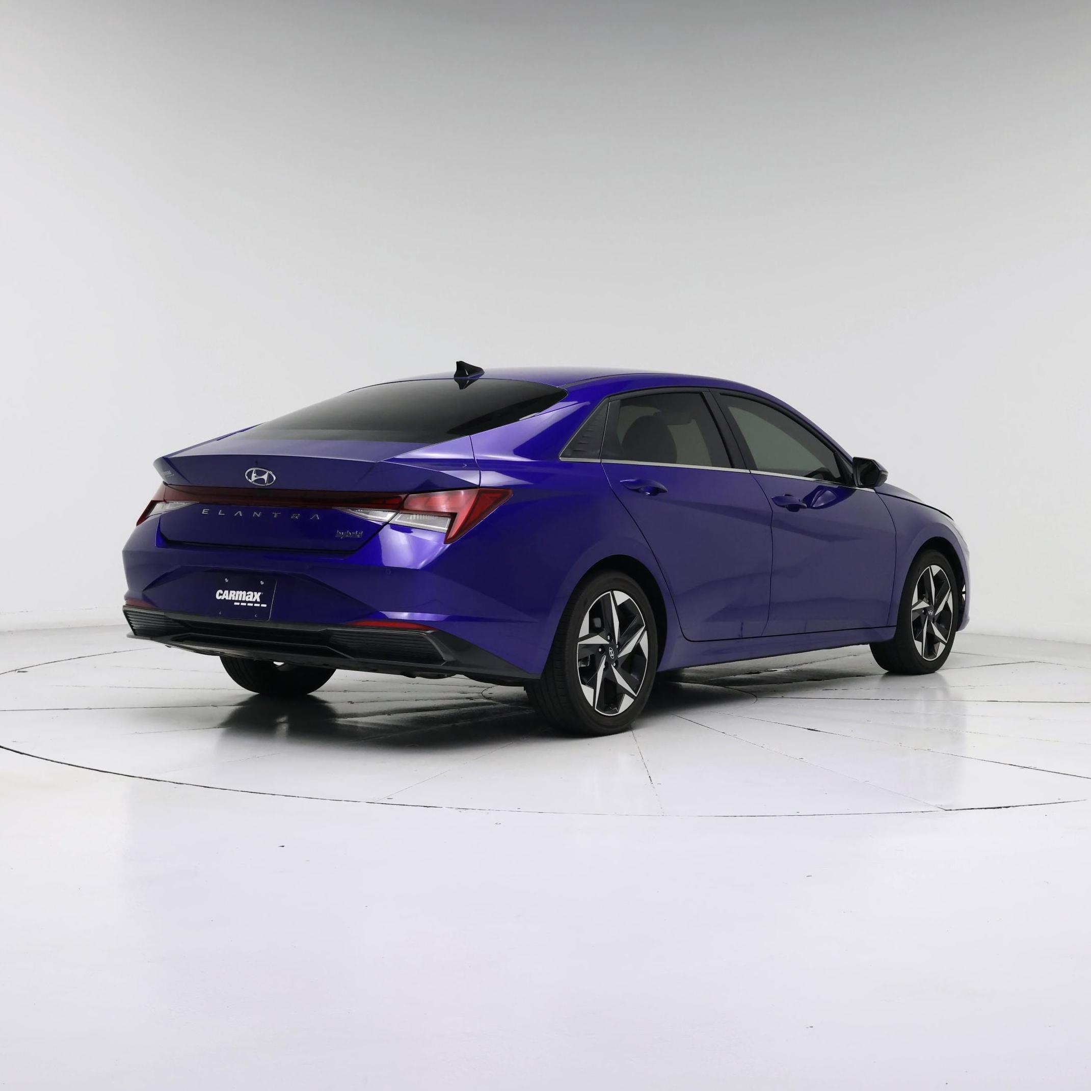 Thumbnail: 2023 Hyundai Elantra - 8