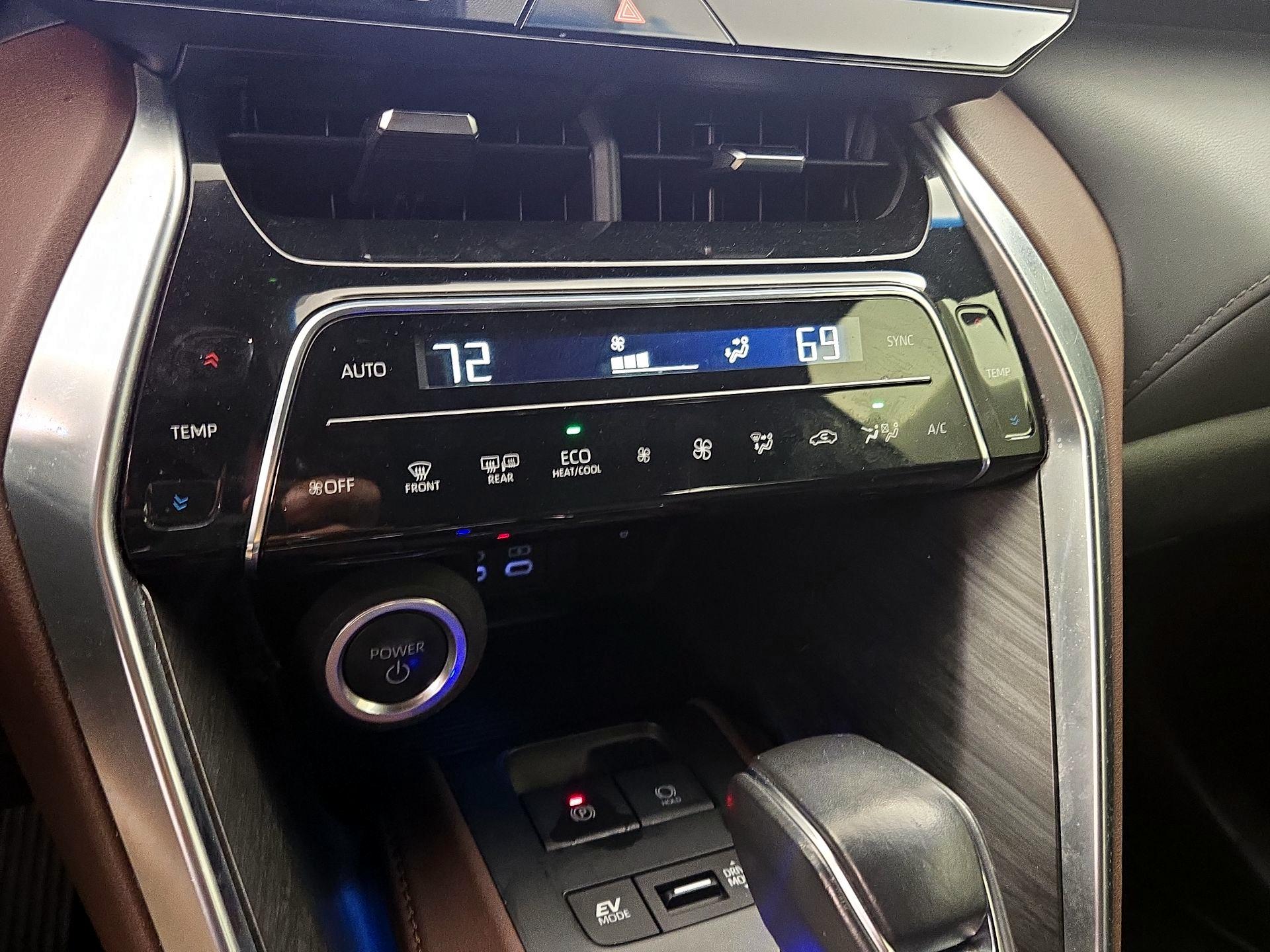 Thumbnail: 2024 Toyota Venza - 16