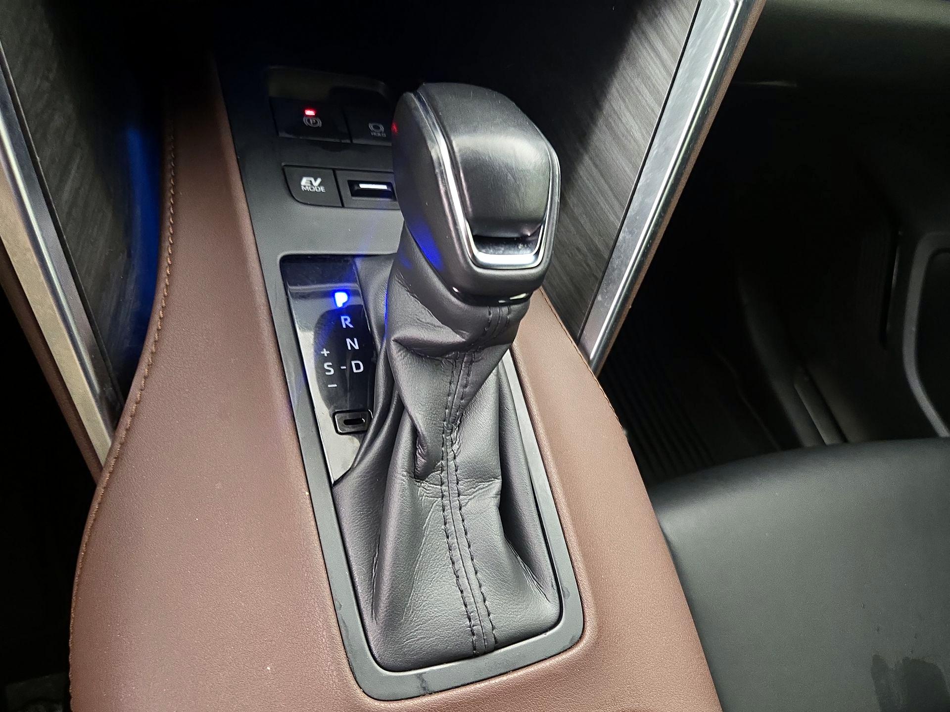 Thumbnail: 2024 Toyota Venza - 17