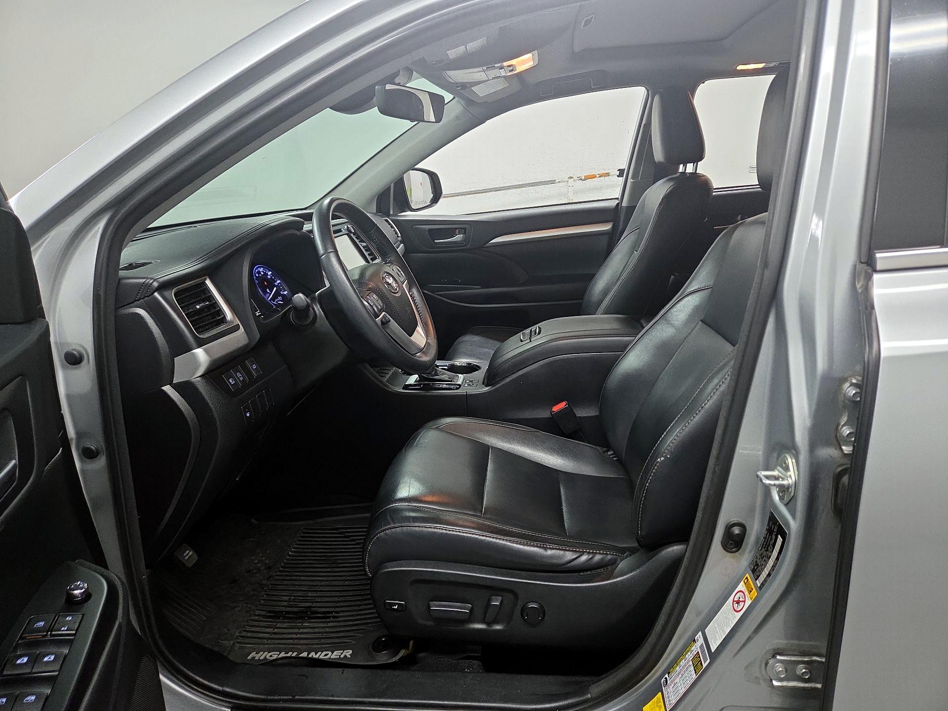 Thumbnail: 2018 Toyota Highlander - 11