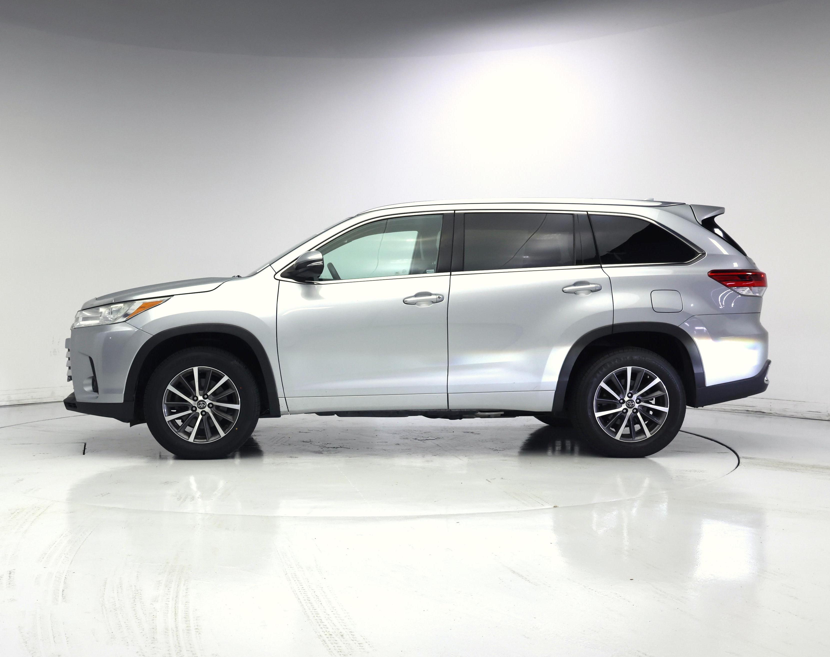Thumbnail: 2018 Toyota Highlander - 3