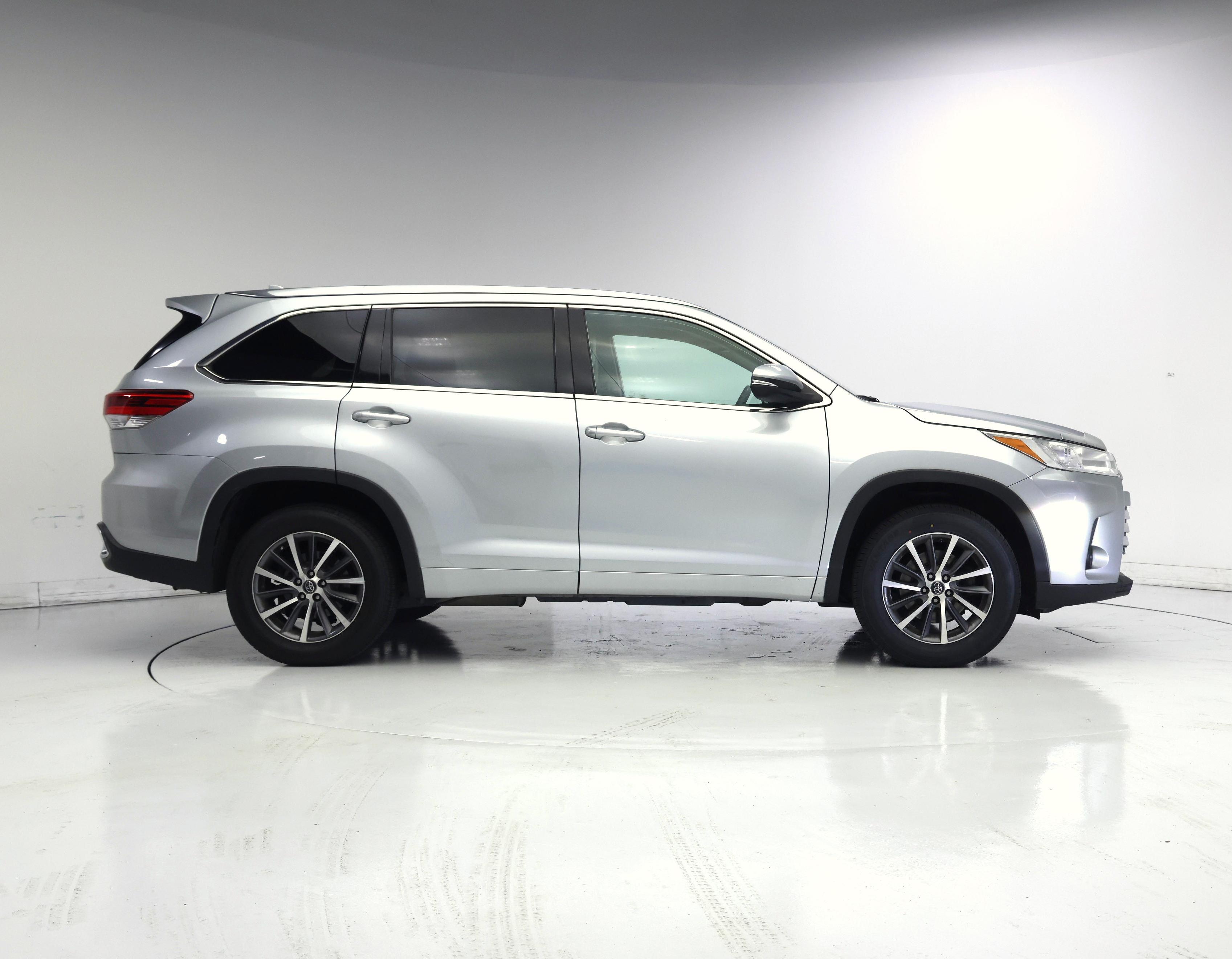 Thumbnail: 2018 Toyota Highlander - 7