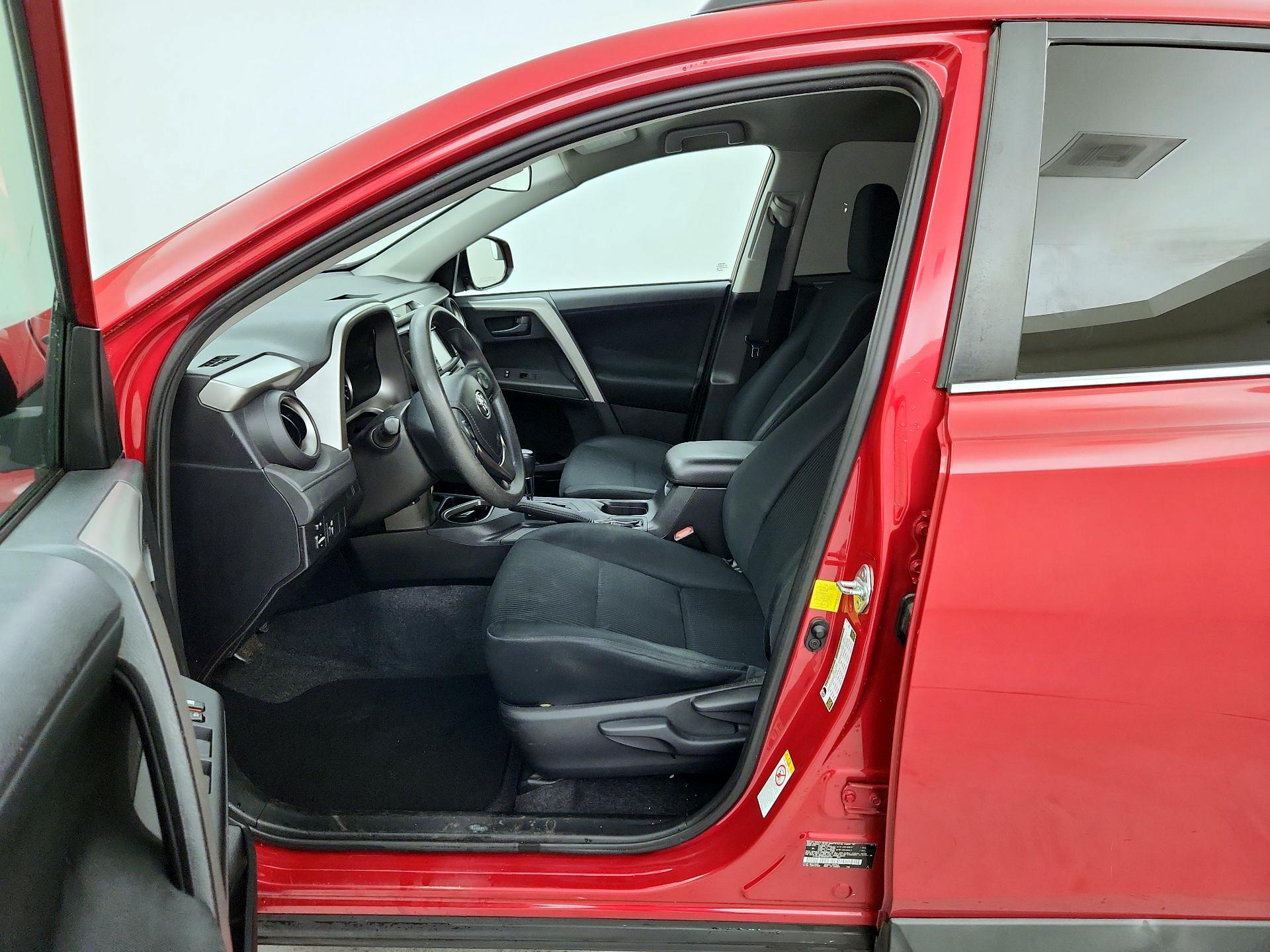 Thumbnail: 2016 Toyota RAV4 - 11