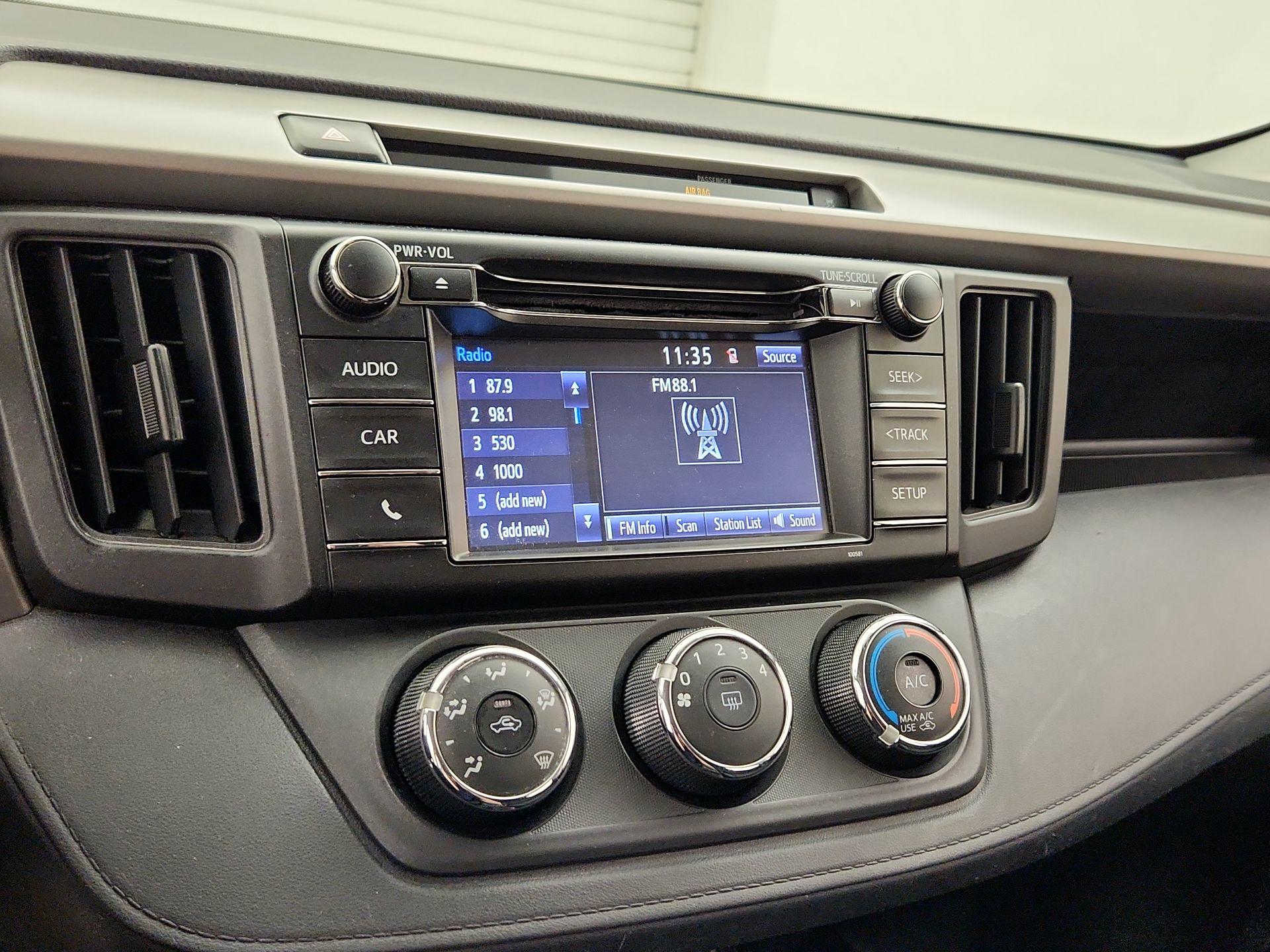Thumbnail: 2016 Toyota RAV4 - 15
