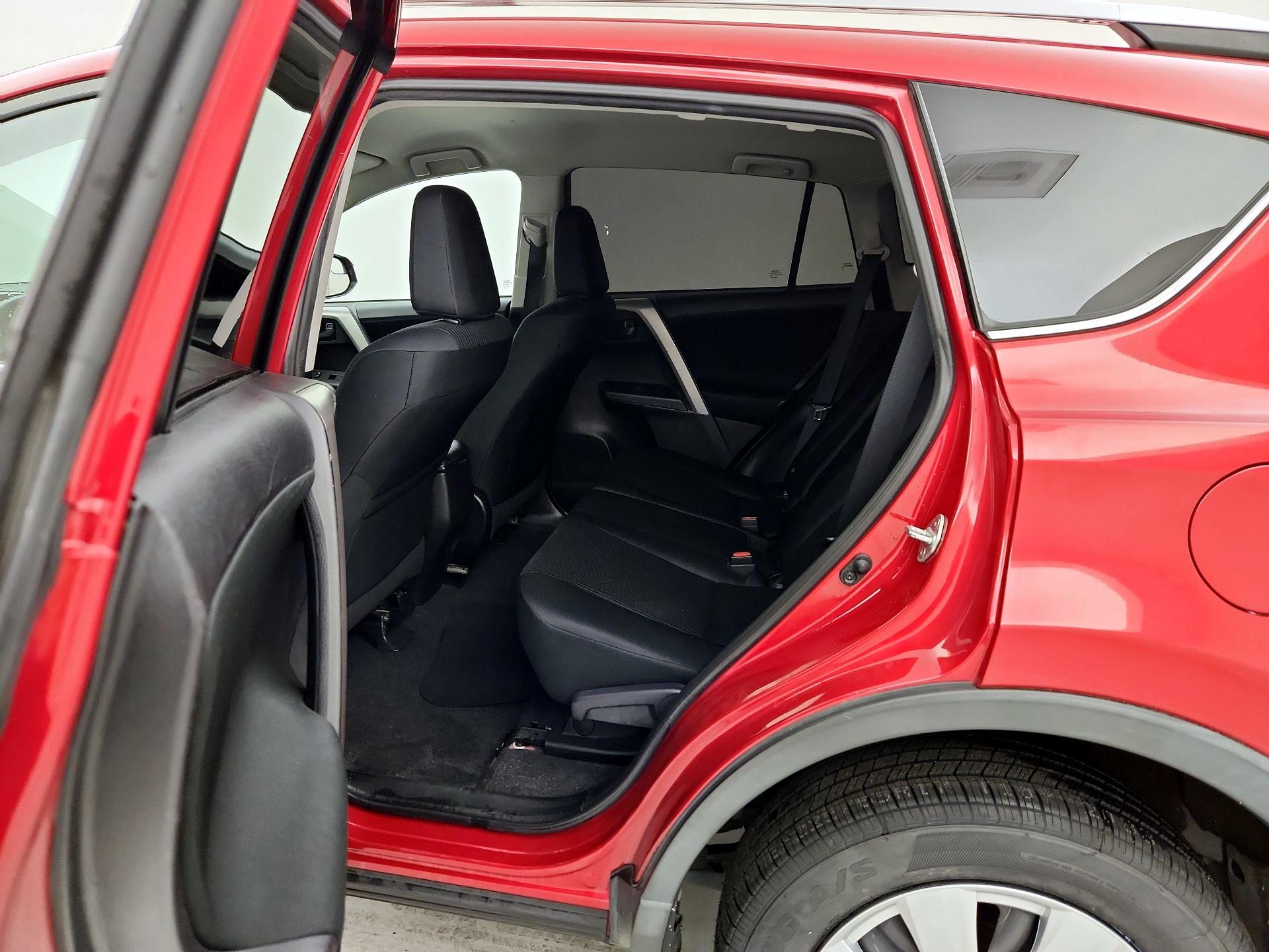 Thumbnail: 2016 Toyota RAV4 - 19