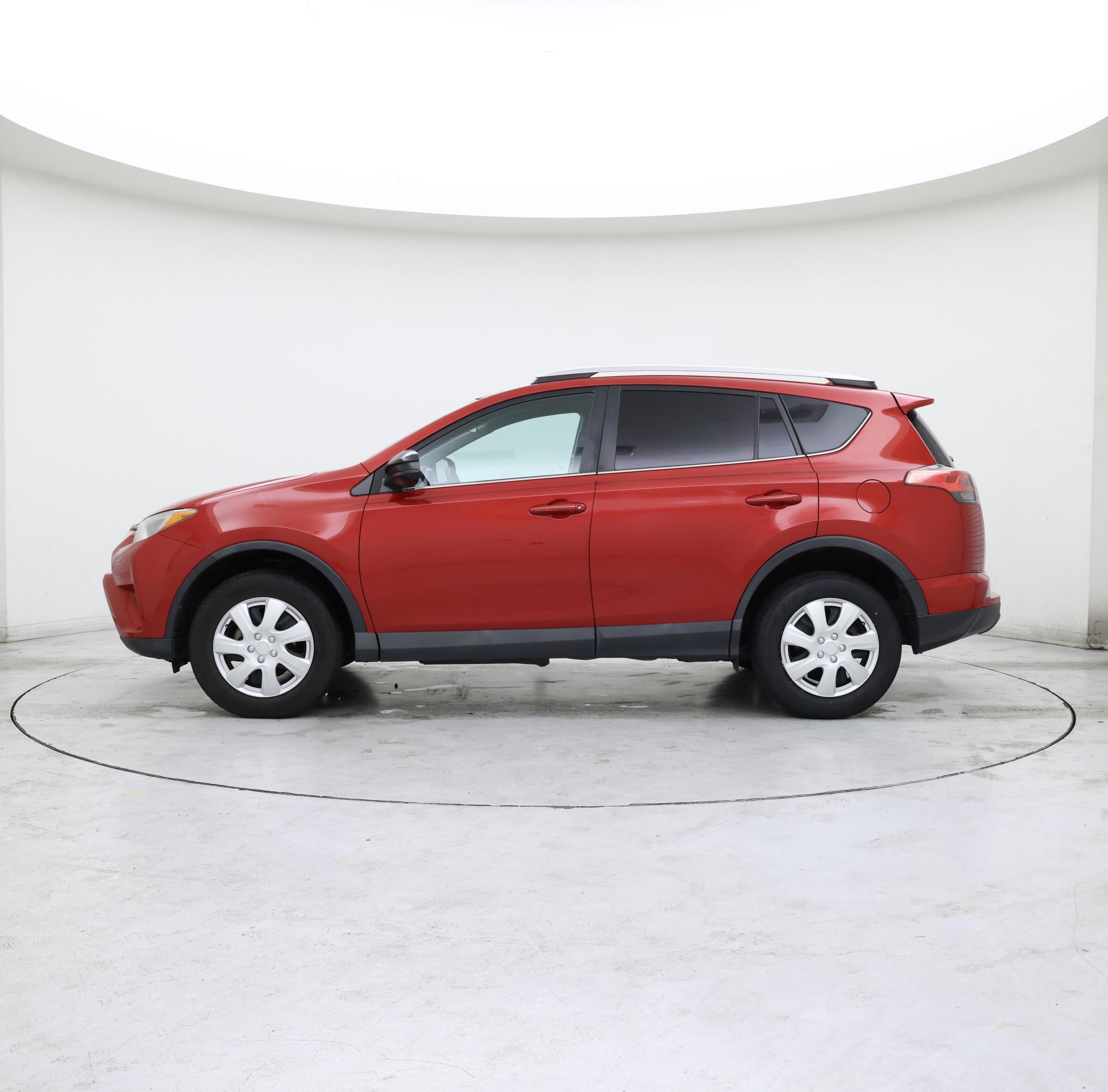 Thumbnail: 2016 Toyota RAV4 - 3