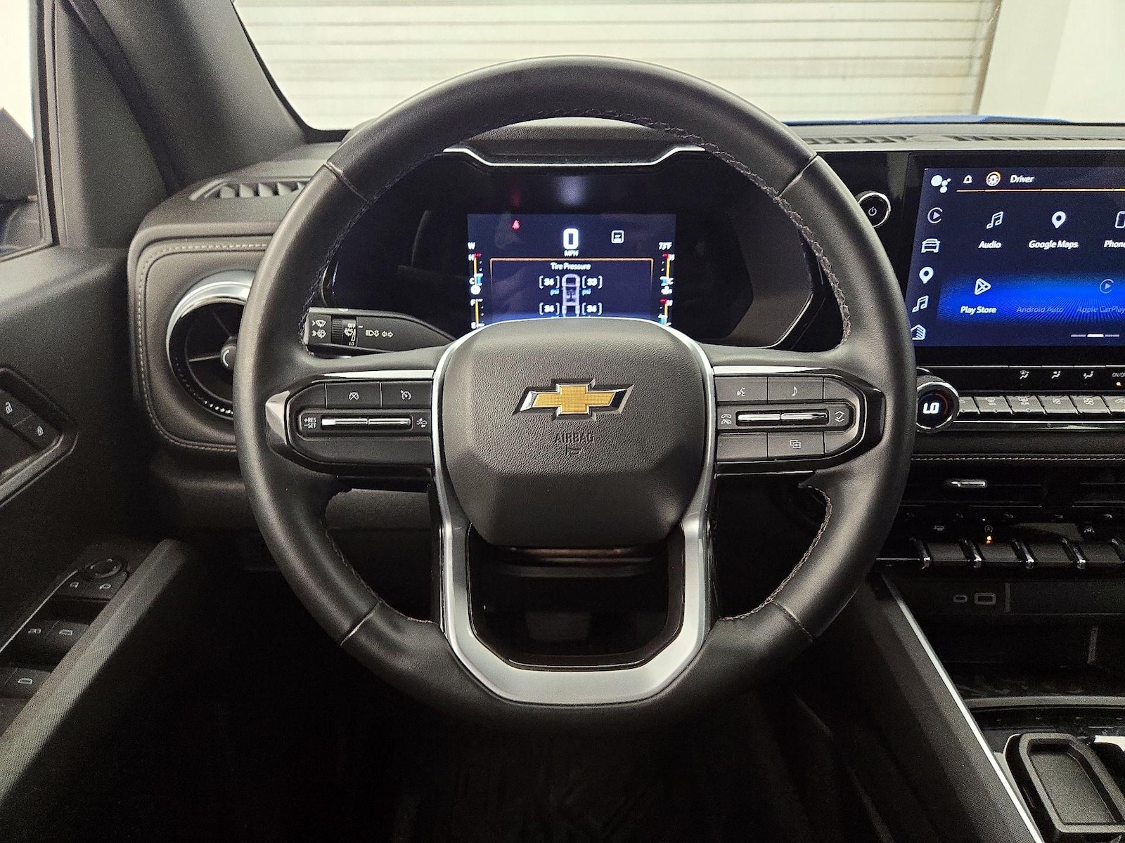 2023 Chevrolet Colorado LT - Photo 11