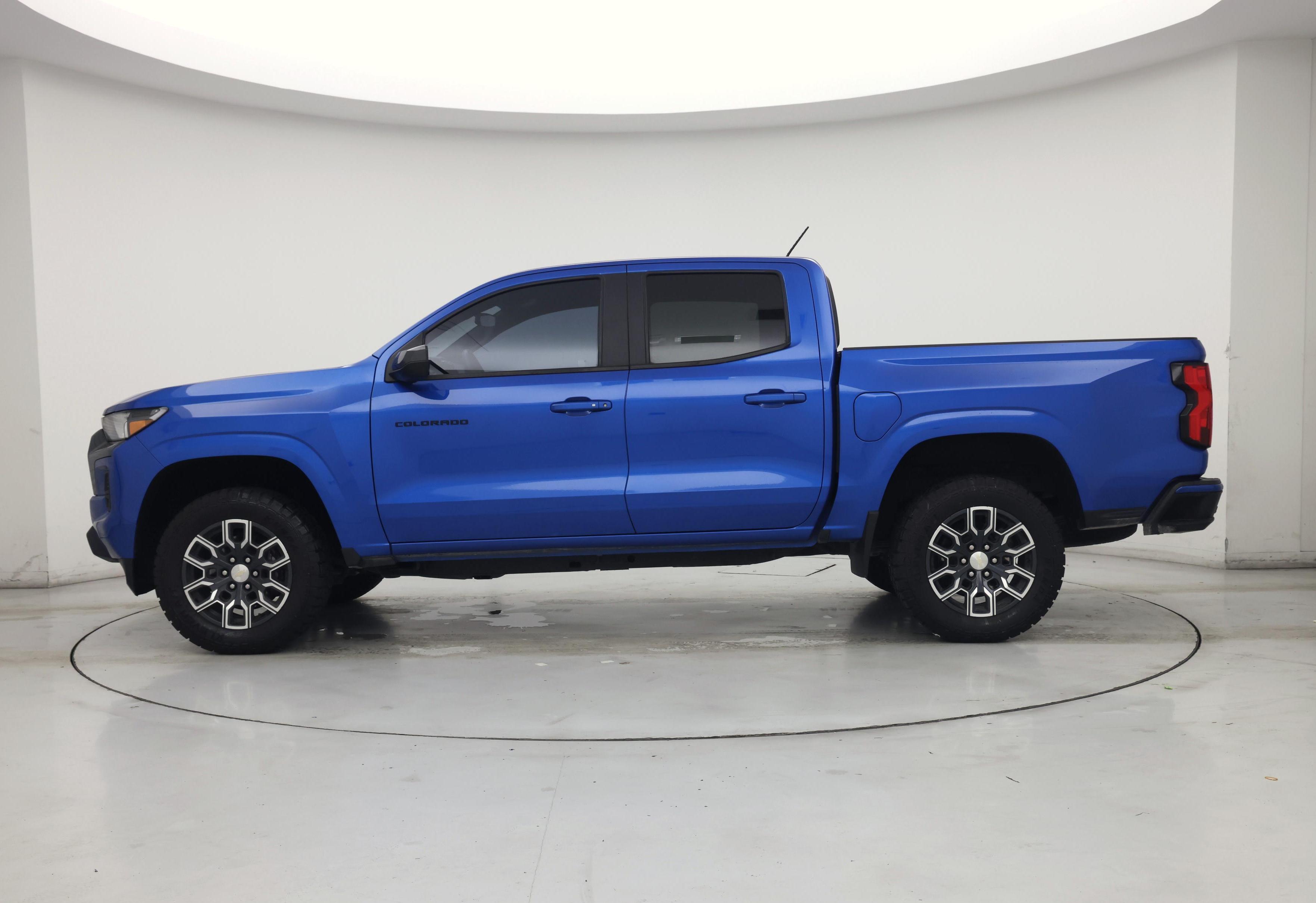 Thumbnail: 2023 Chevrolet Colorado - 3