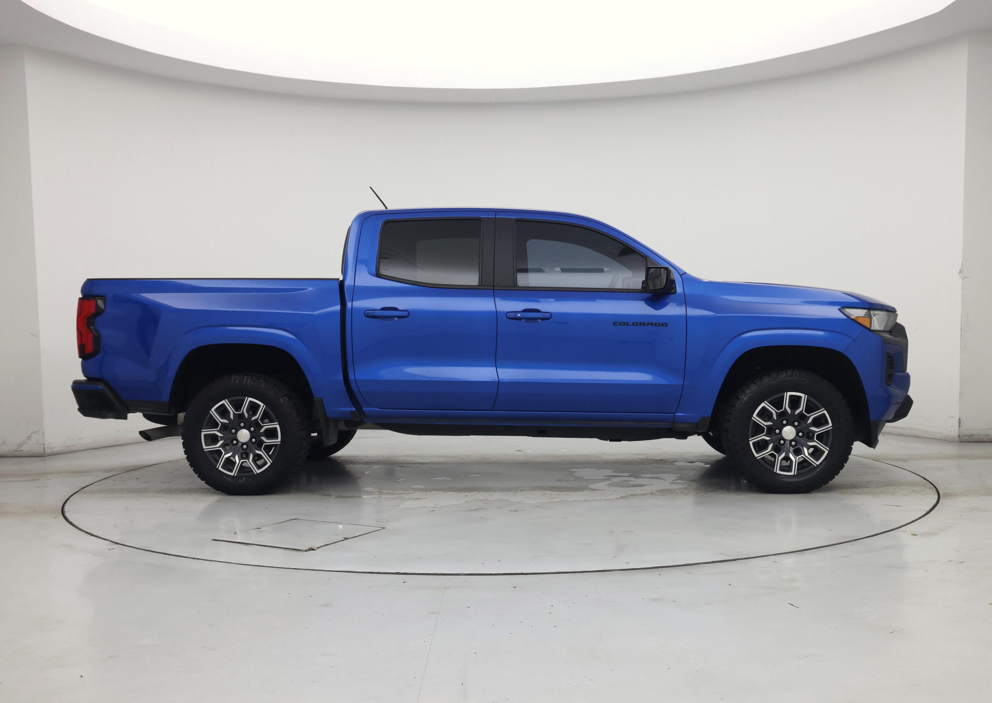 Thumbnail: 2023 Chevrolet Colorado - 7