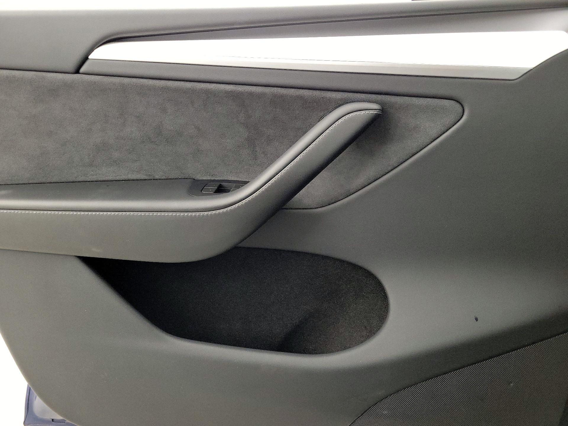 Thumbnail: 2023 Tesla Model Y - 12