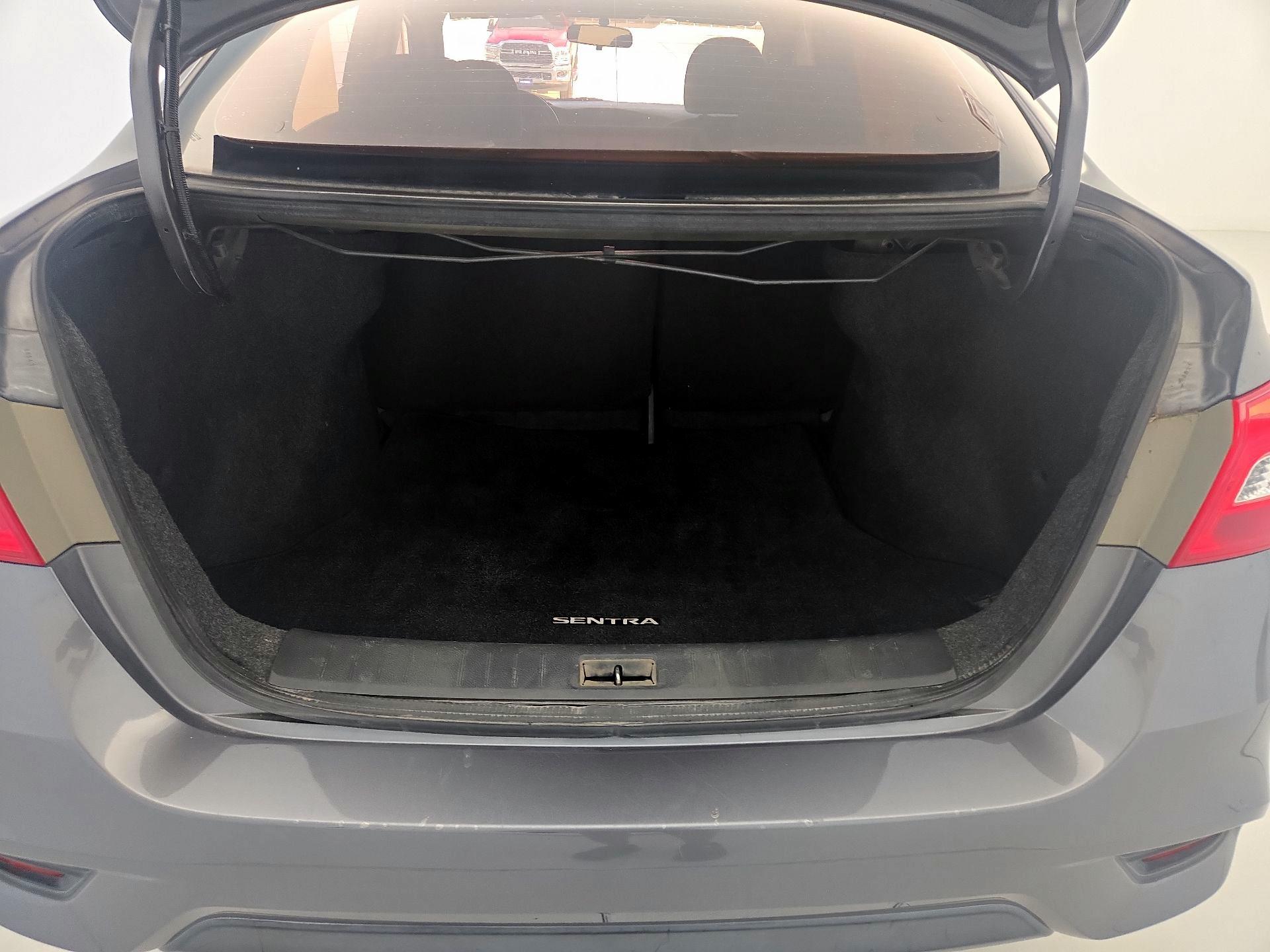 Thumbnail: 2019 Nissan Sentra - 19