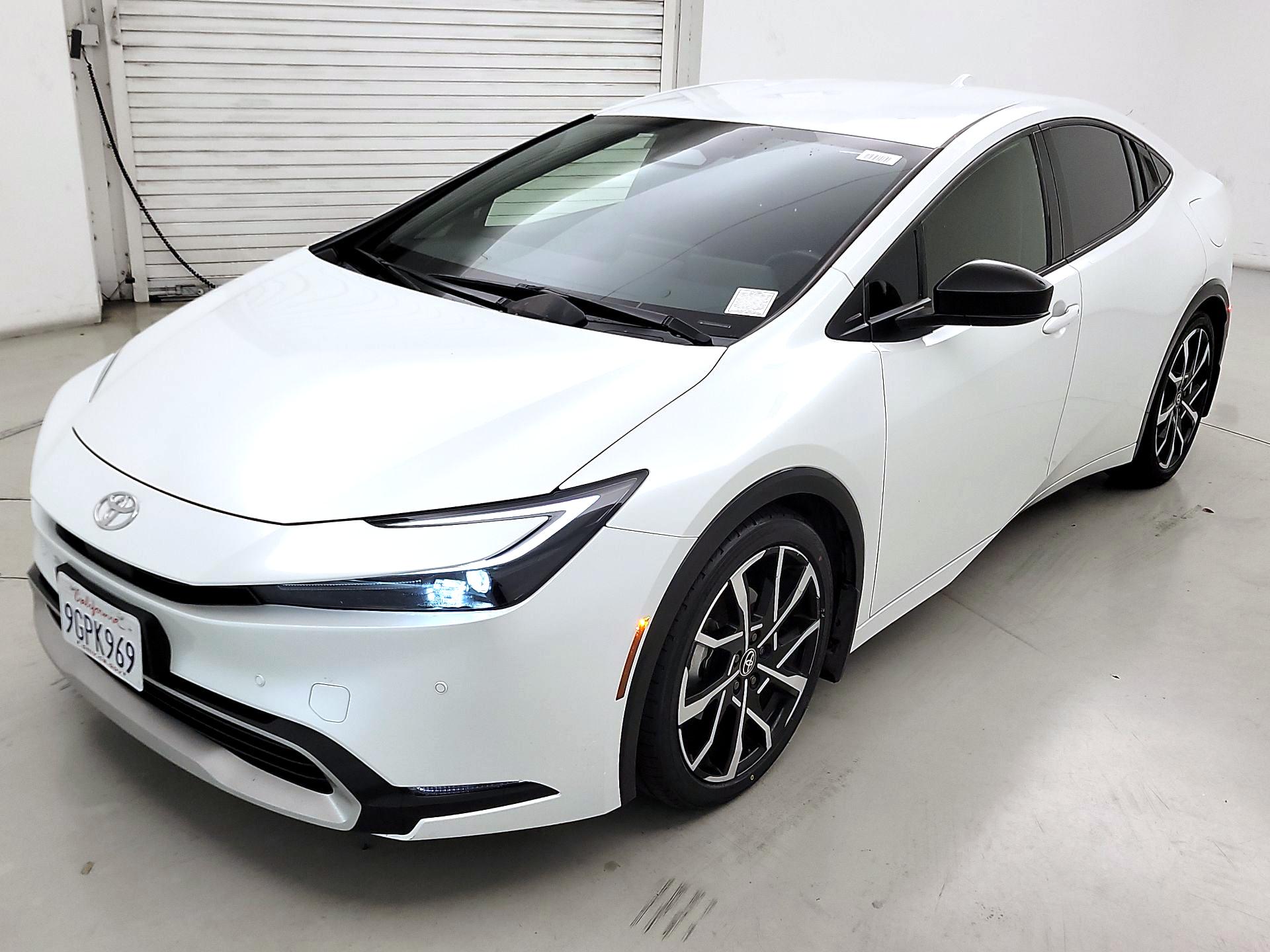 Thumbnail: 2023 Toyota Prius Prime - 3