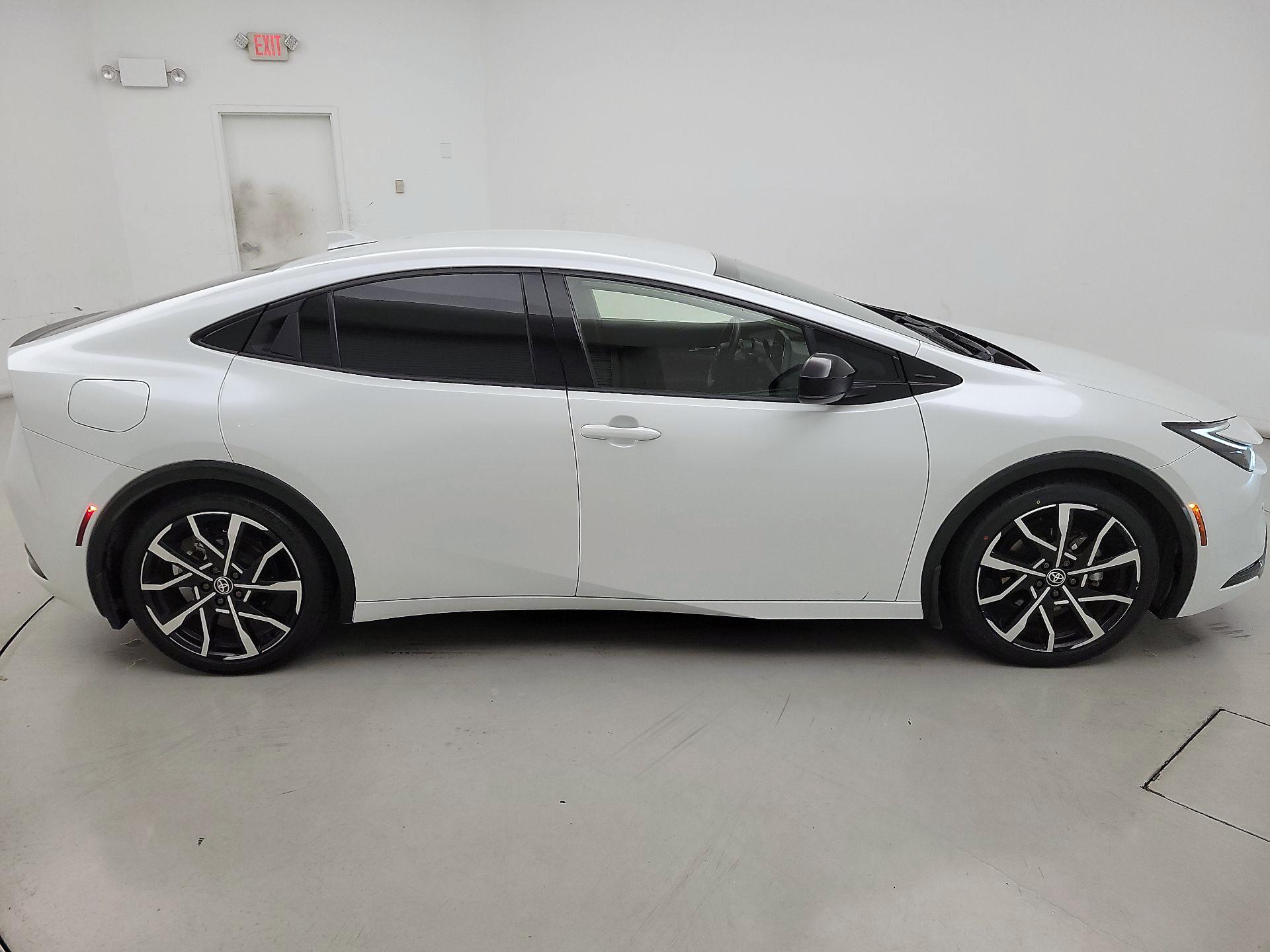 Thumbnail: 2023 Toyota Prius Prime - 4