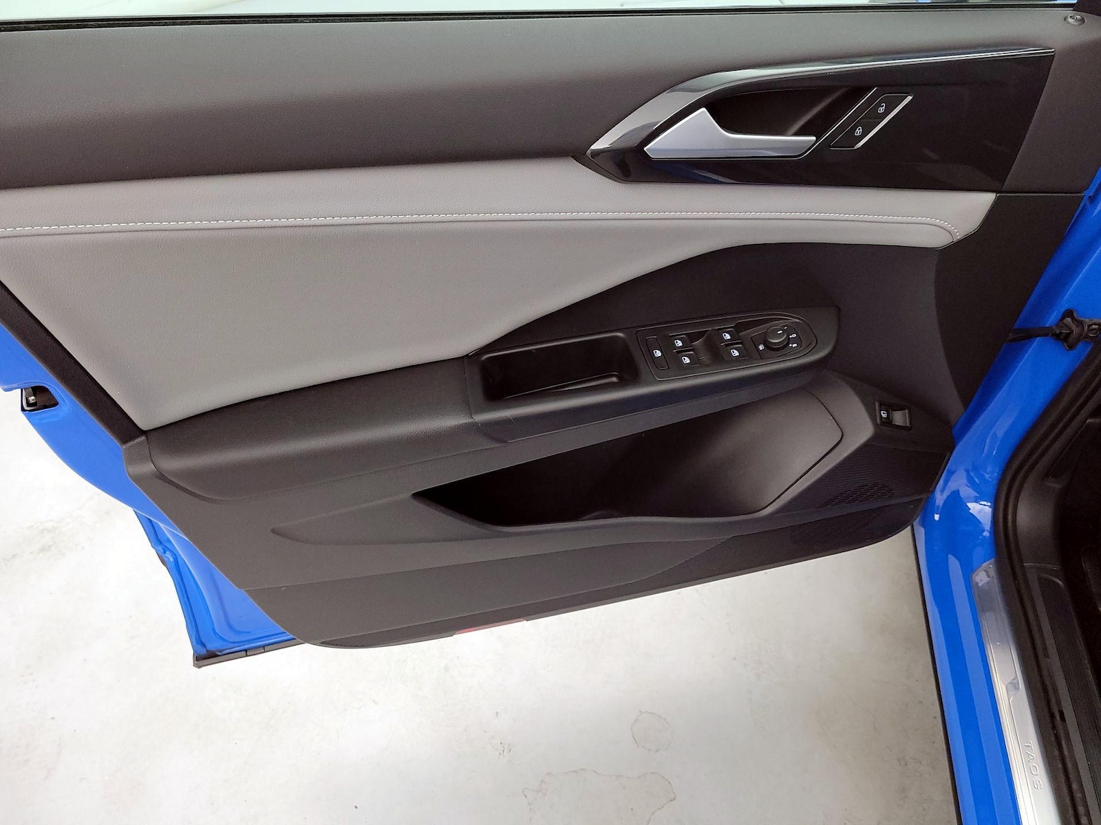 2022 Volkswagen Taos SEL - Photo 13