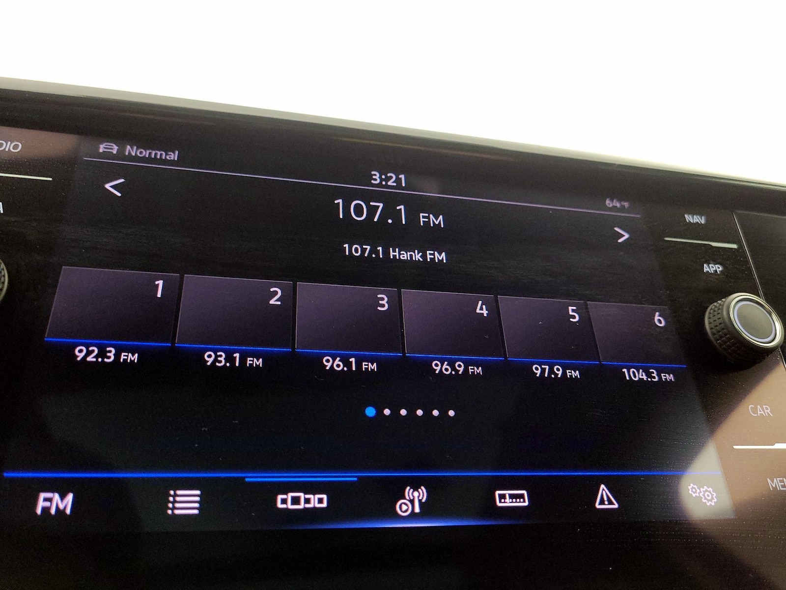 2022 Volkswagen Taos SEL - Photo 17