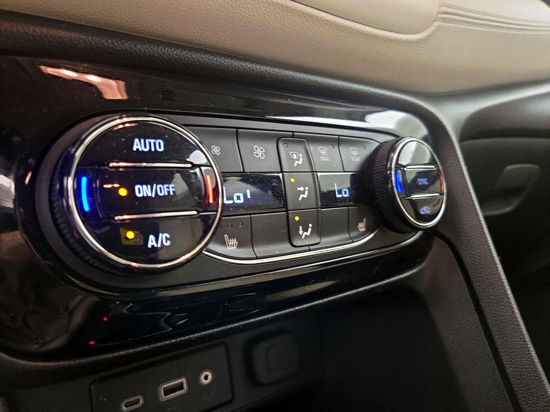 Thumbnail: 2020 Buick Encore GX - 16