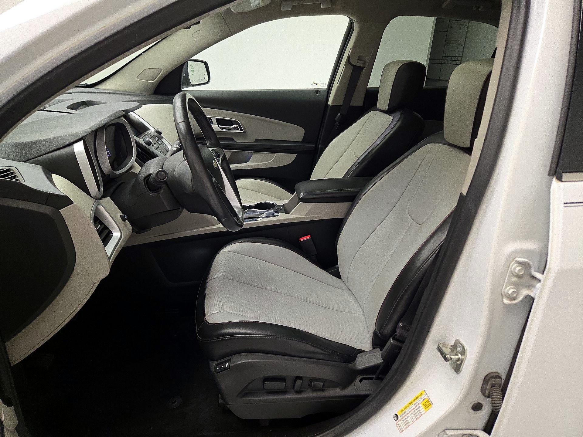 Thumbnail: 2017 Chevrolet Equinox - 9