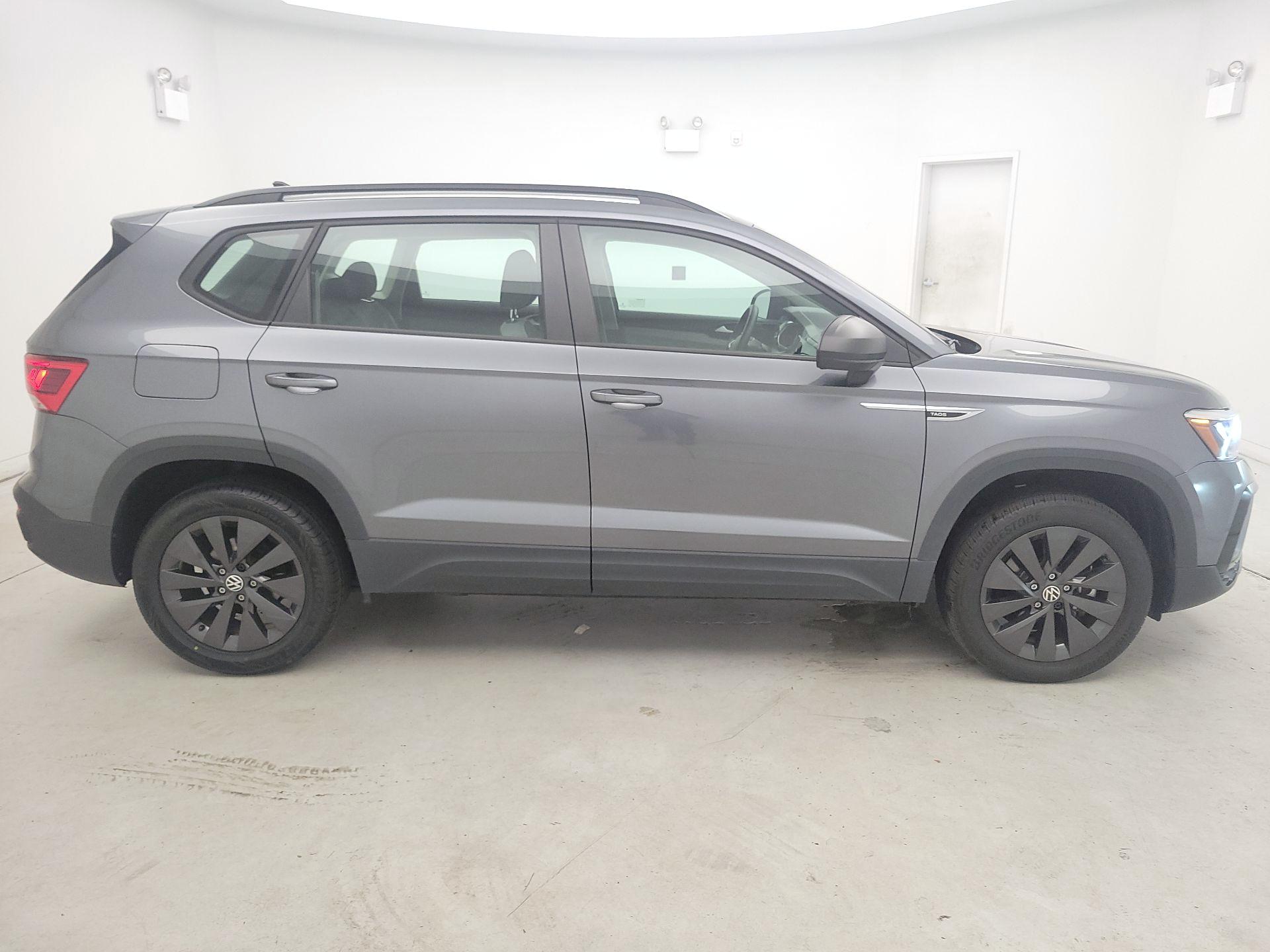 Thumbnail: 2023 Volkswagen Taos - 4
