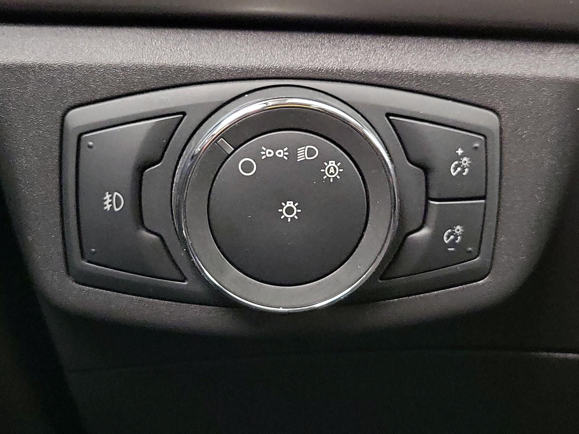 Thumbnail: 2016 Ford Fusion - 13
