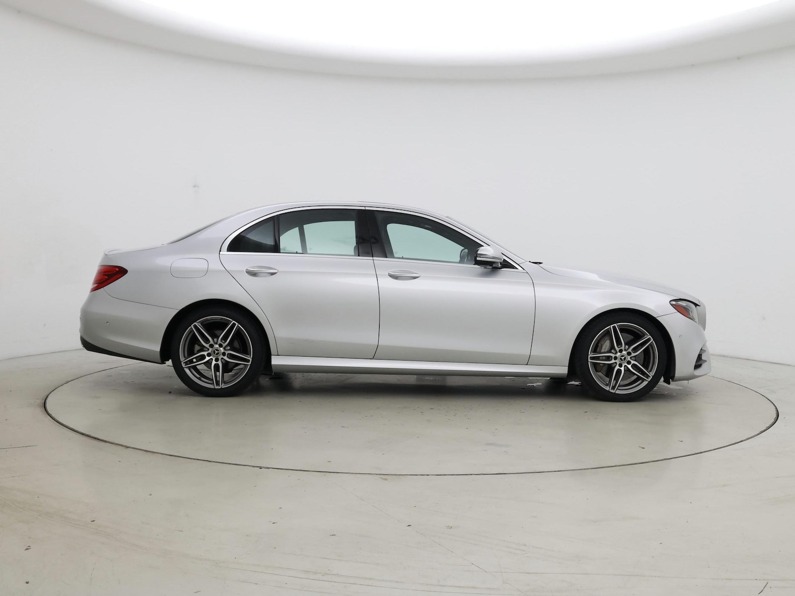 2019 Mercedes-Benz E-Class E300 - Photo 8