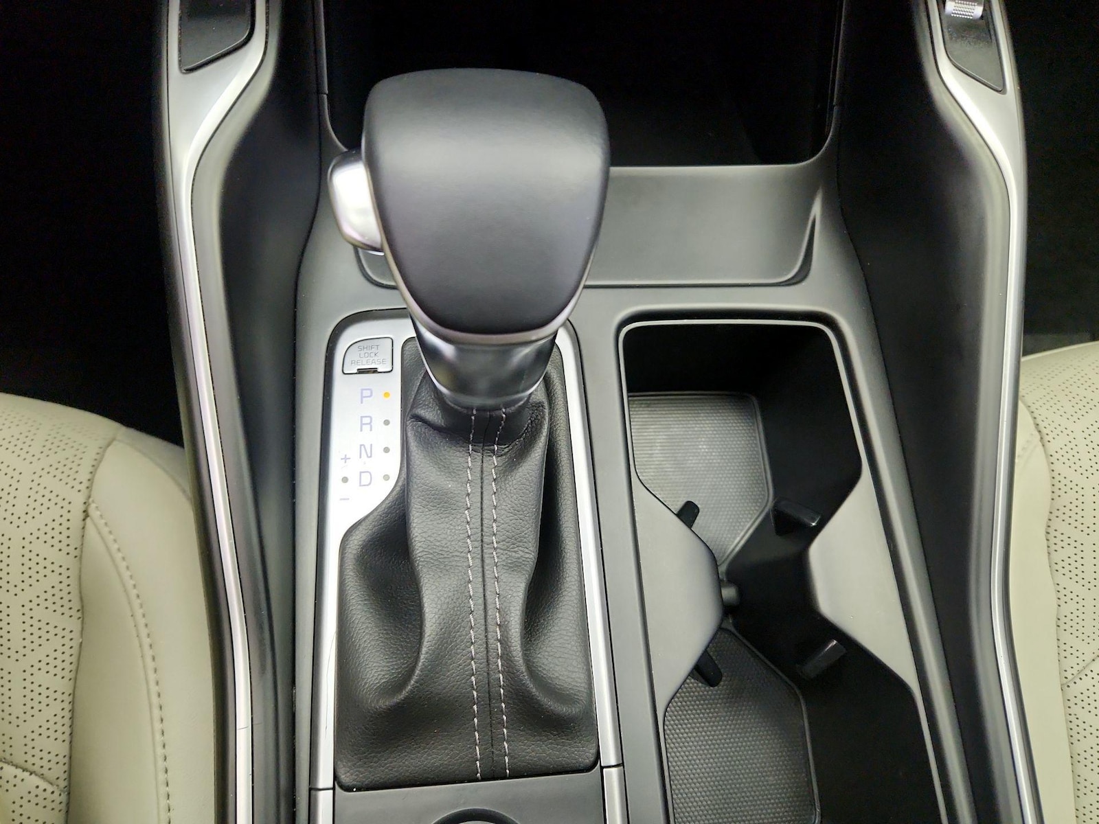 2023 Kia Sorento EX - Photo 19