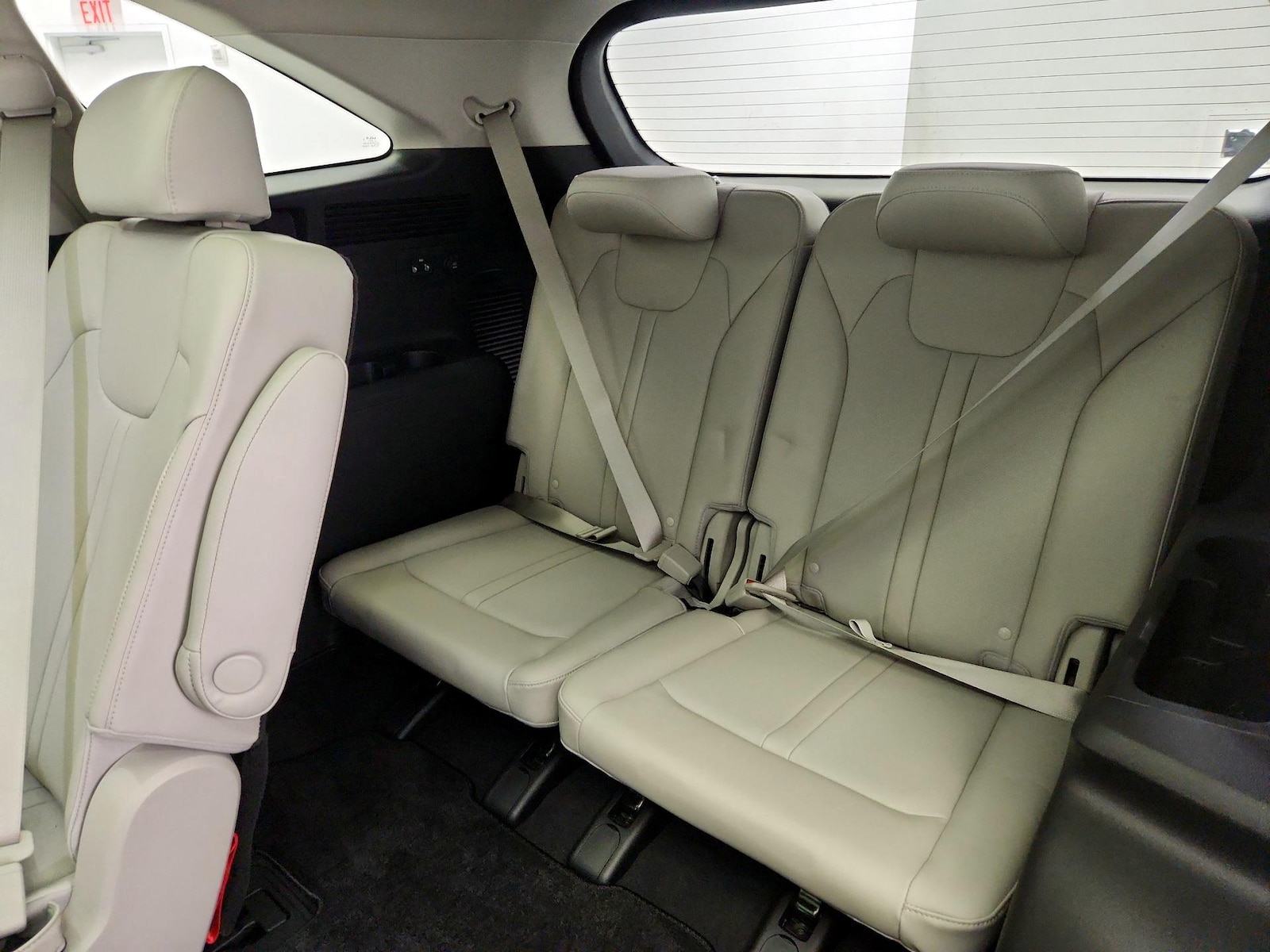 2023 Kia Sorento EX - Photo 23