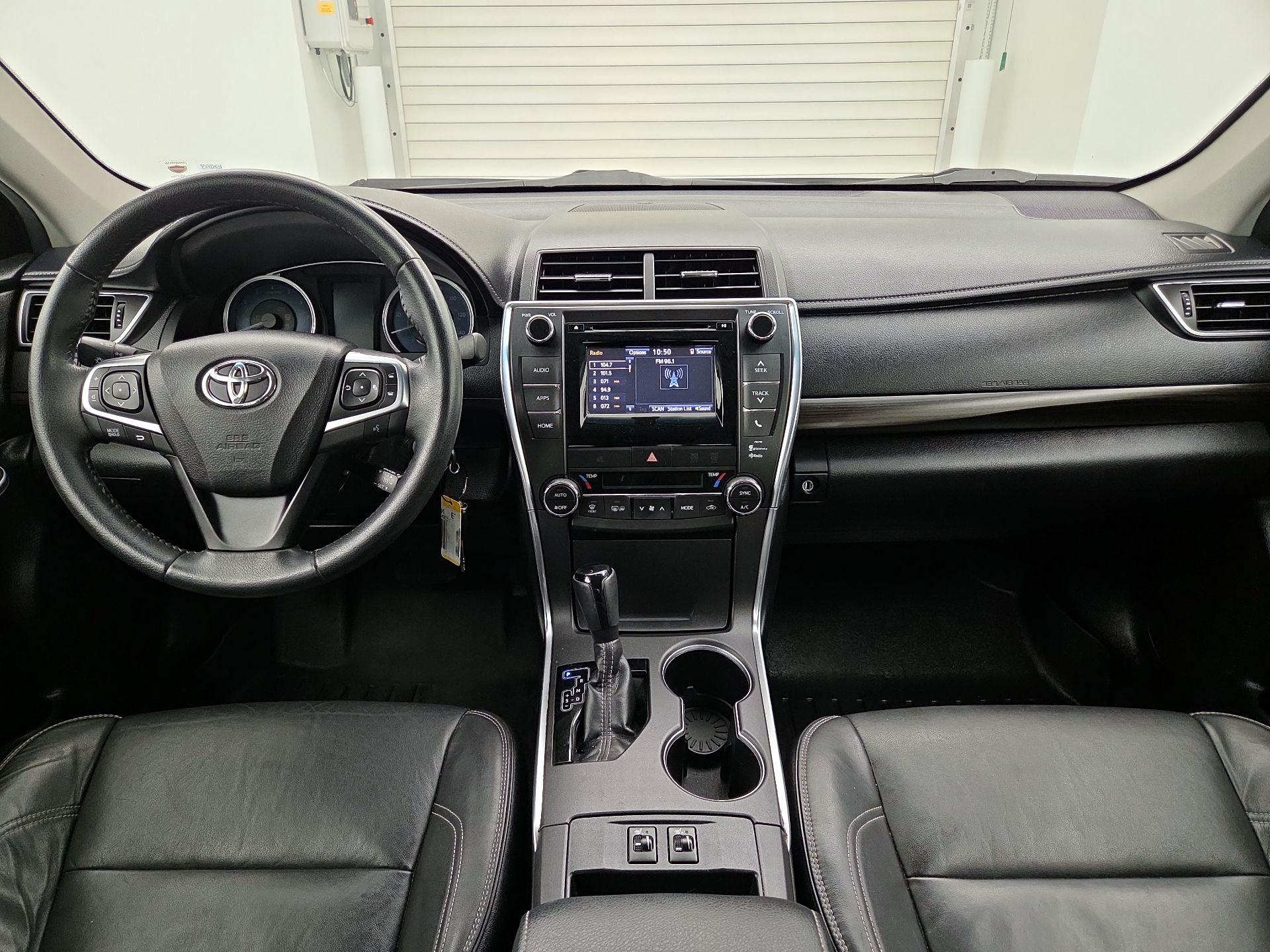 Thumbnail: 2015 Toyota Camry - 9