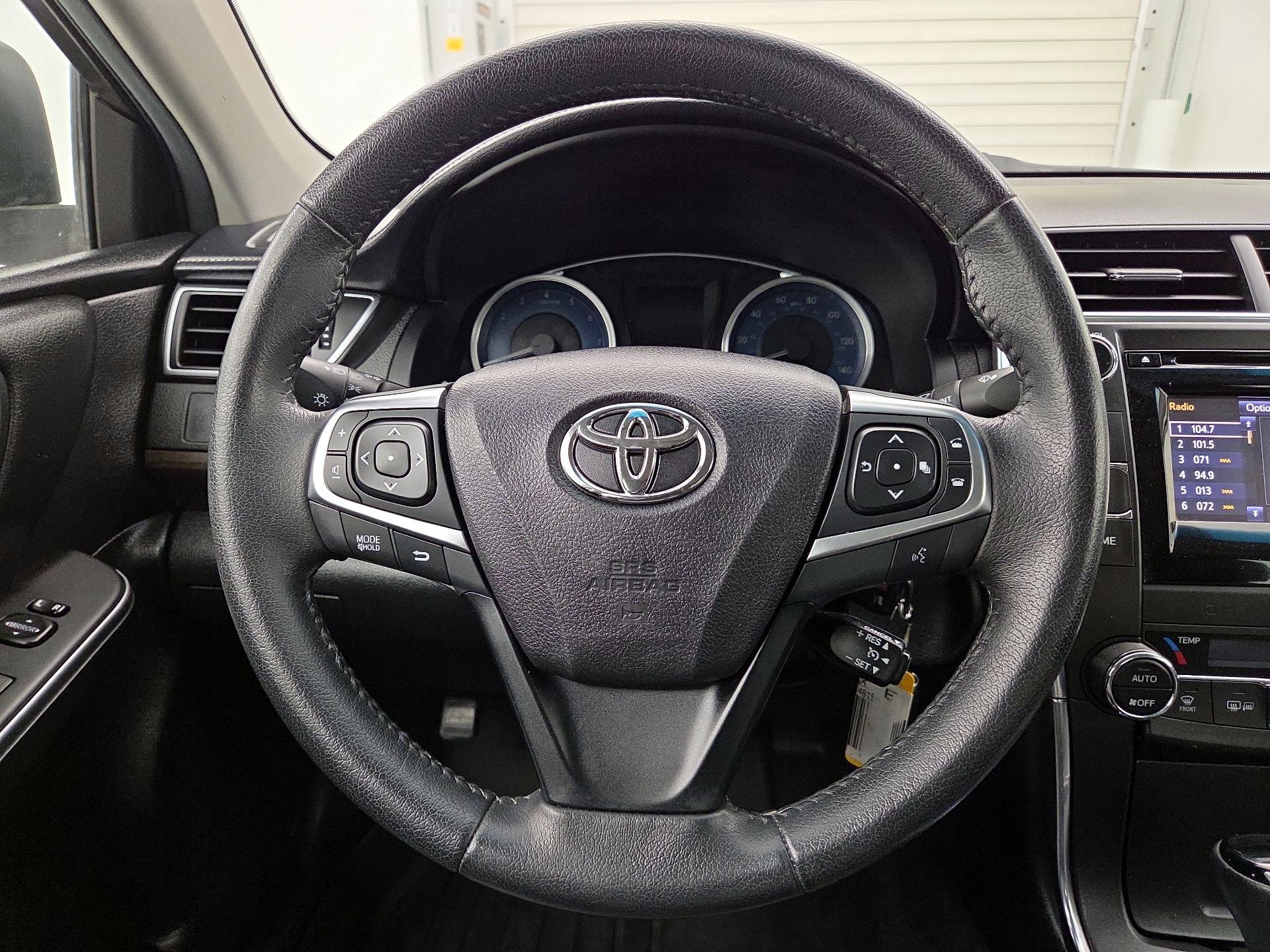 Thumbnail: 2015 Toyota Camry - 10