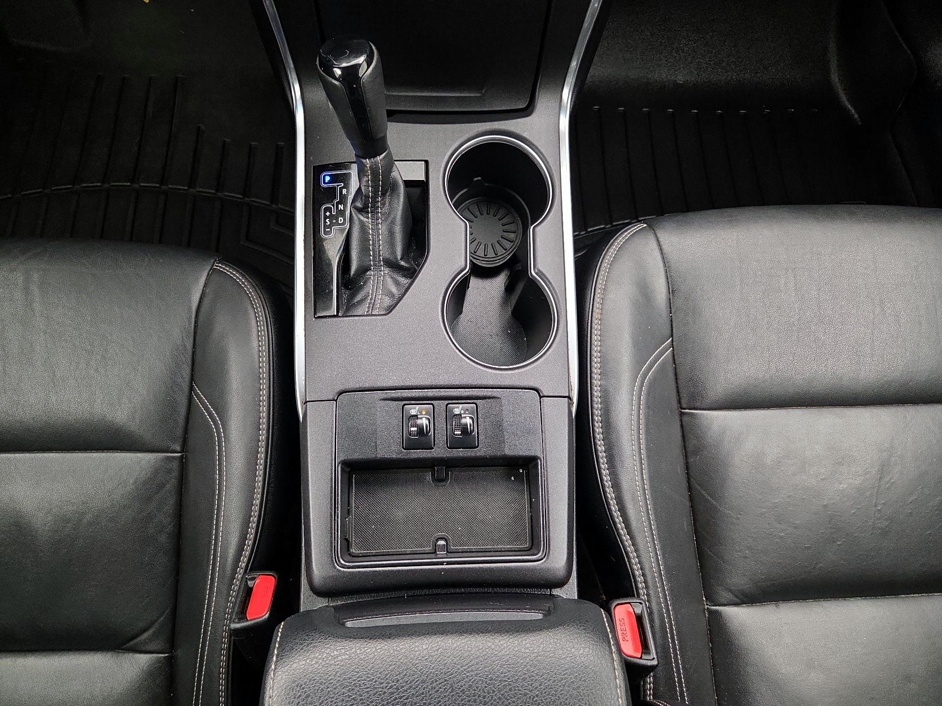 Thumbnail: 2015 Toyota Camry - 17