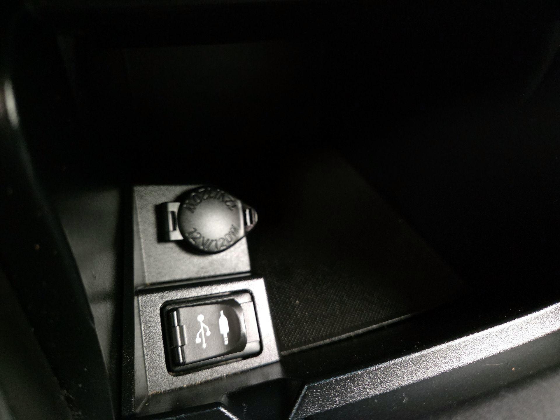 Thumbnail: 2015 Toyota Camry - 18