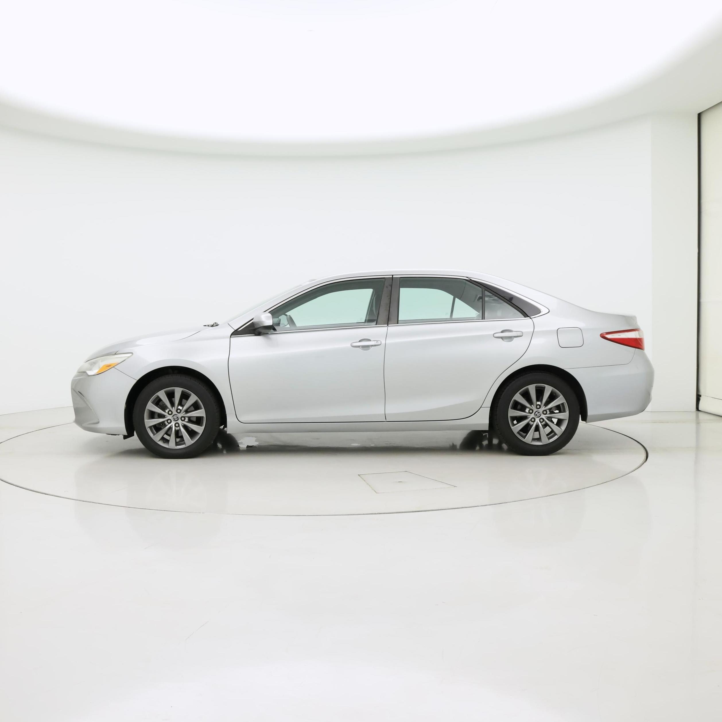 Thumbnail: 2015 Toyota Camry - 3