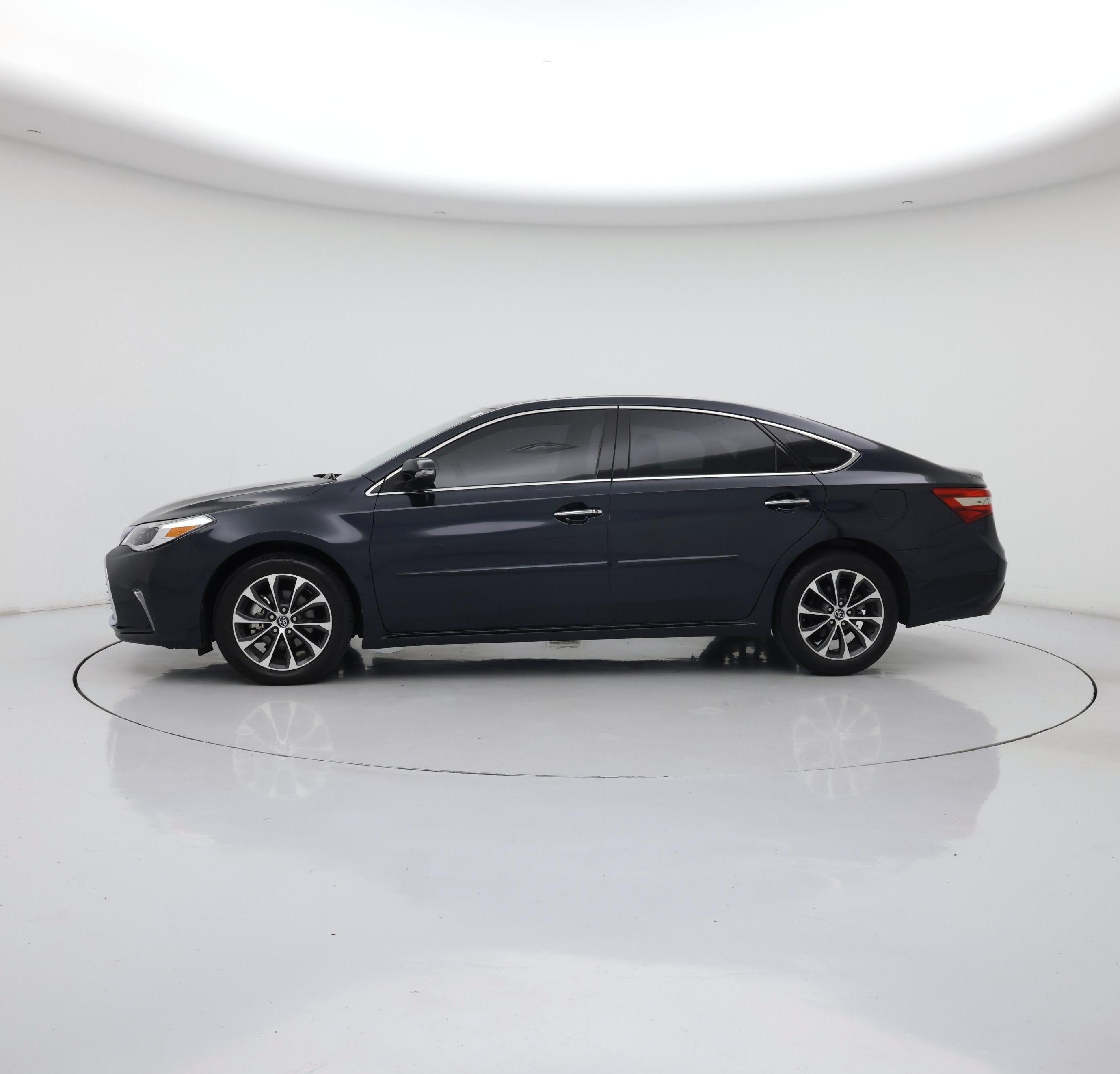 Thumbnail: 2018 Toyota Avalon - 3