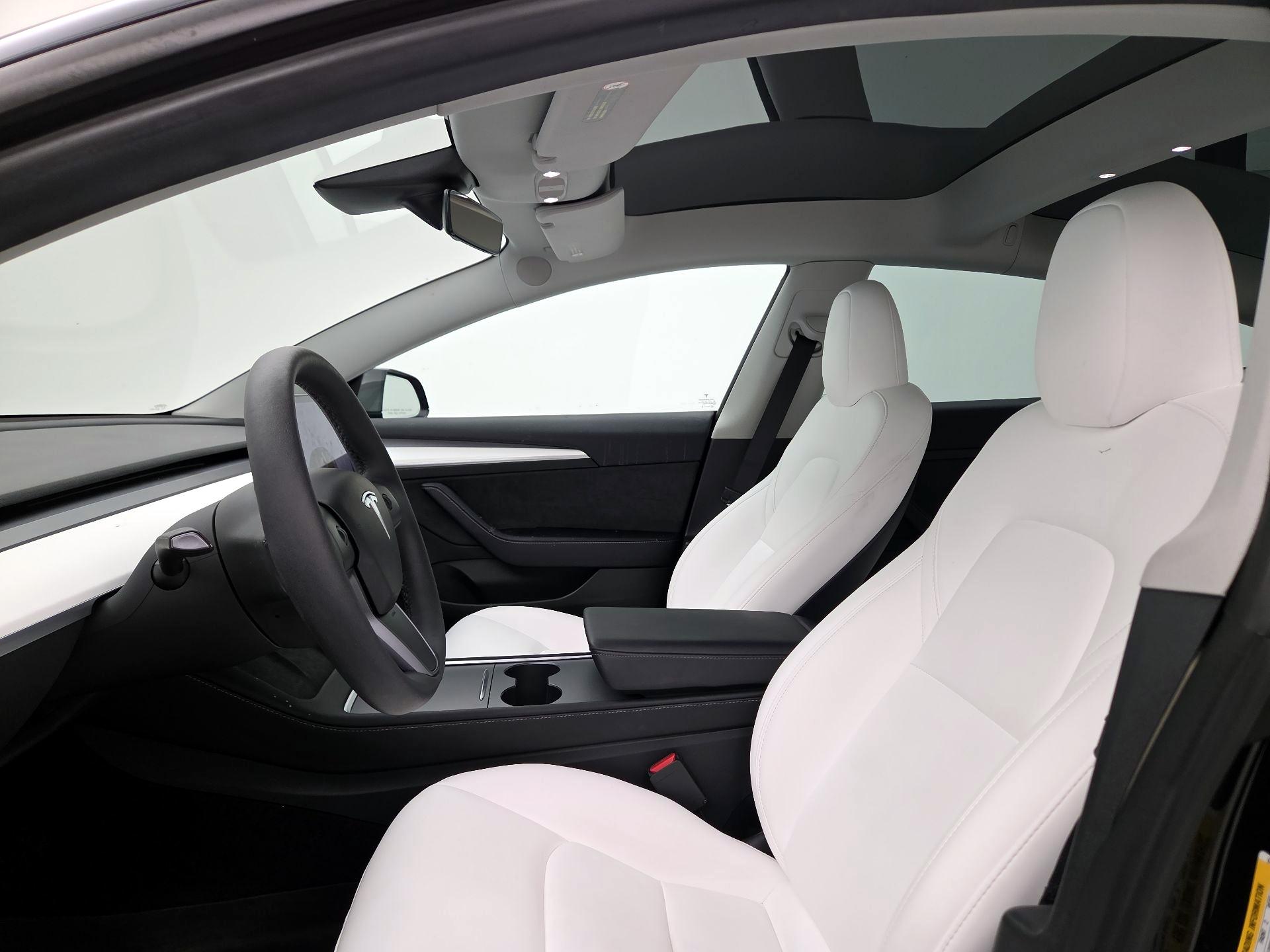 Thumbnail: 2023 Tesla Model 3 - 17