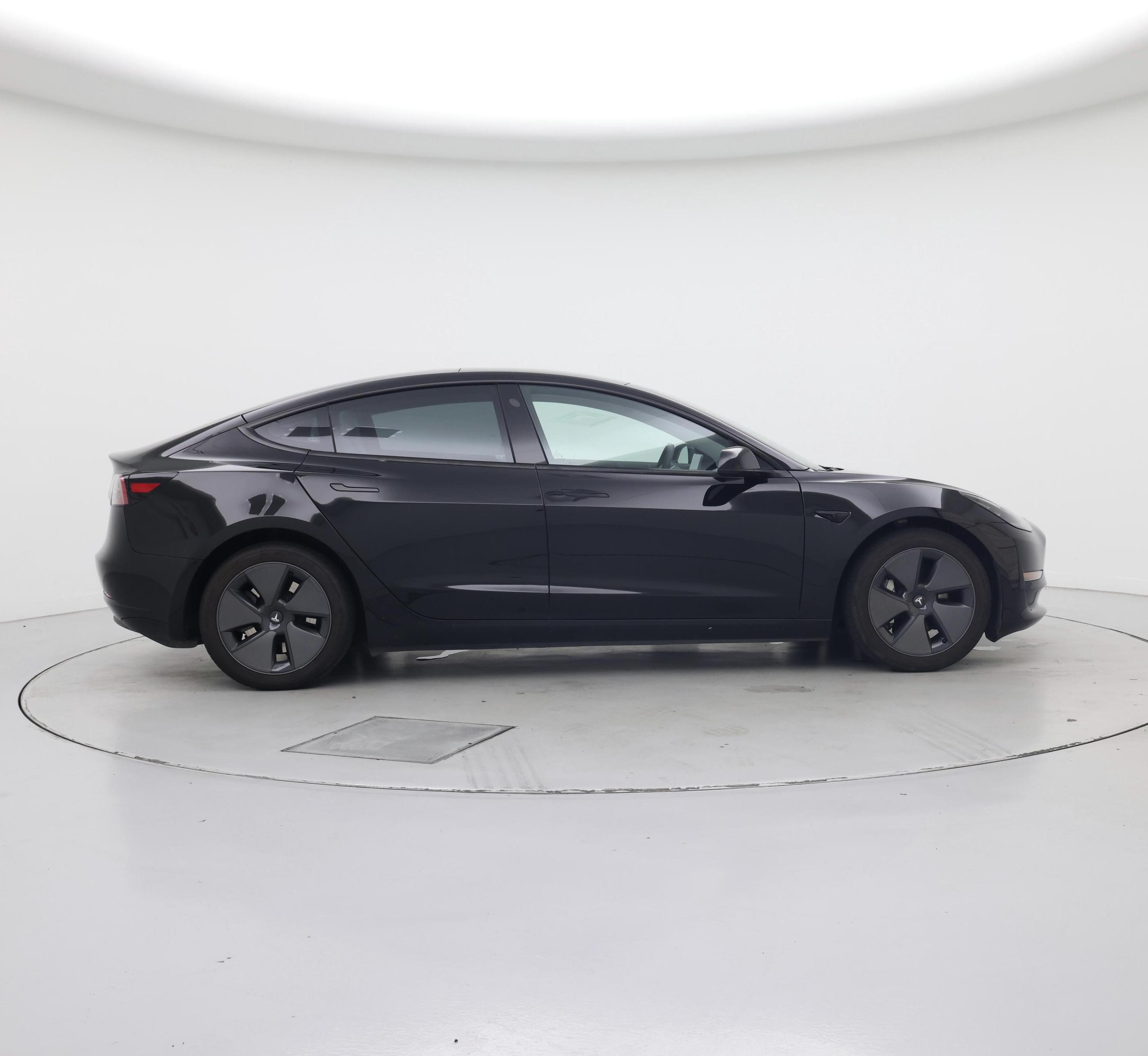 Thumbnail: 2023 Tesla Model 3 - 7