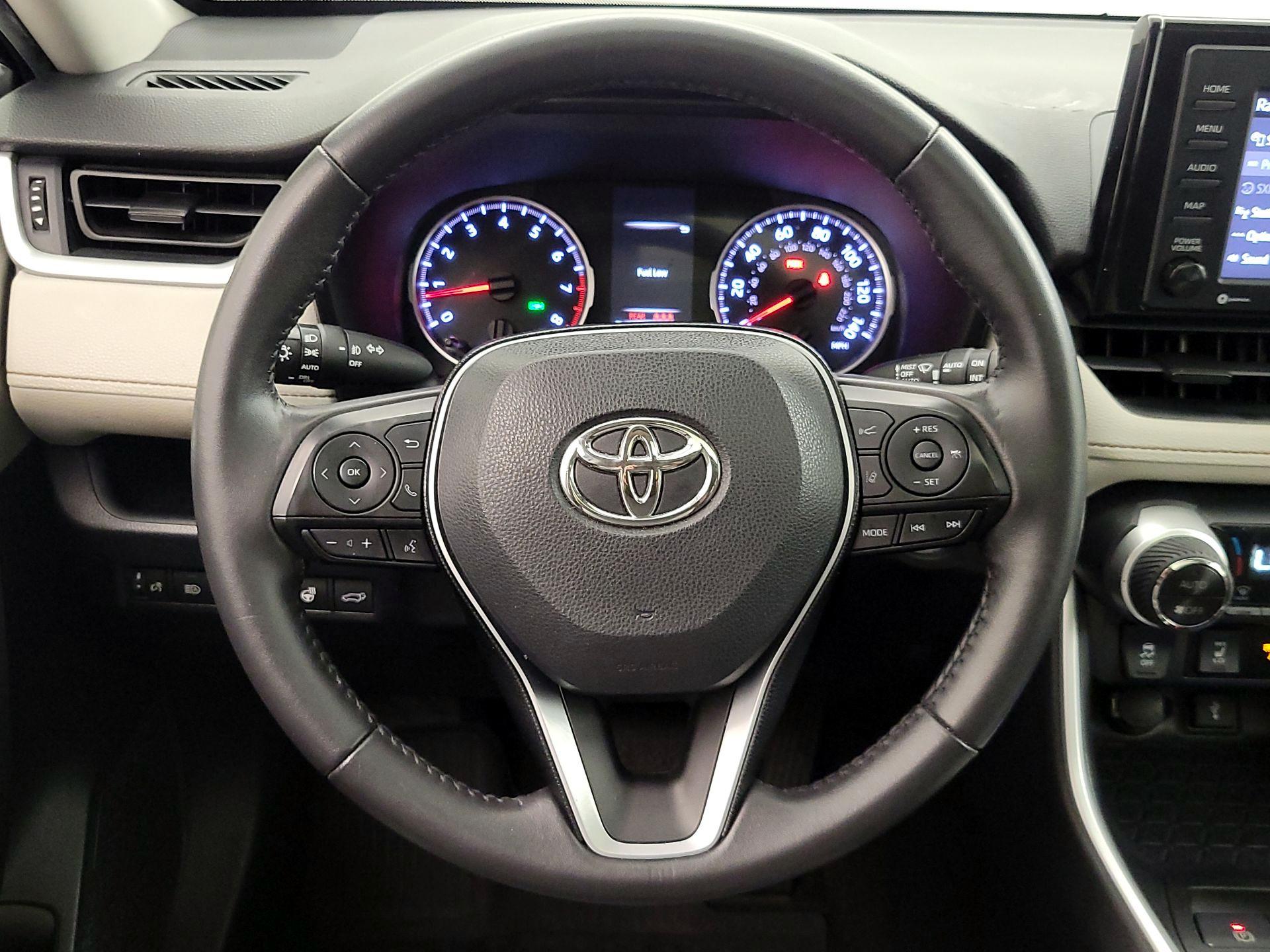Thumbnail: 2020 Toyota RAV4 - 10