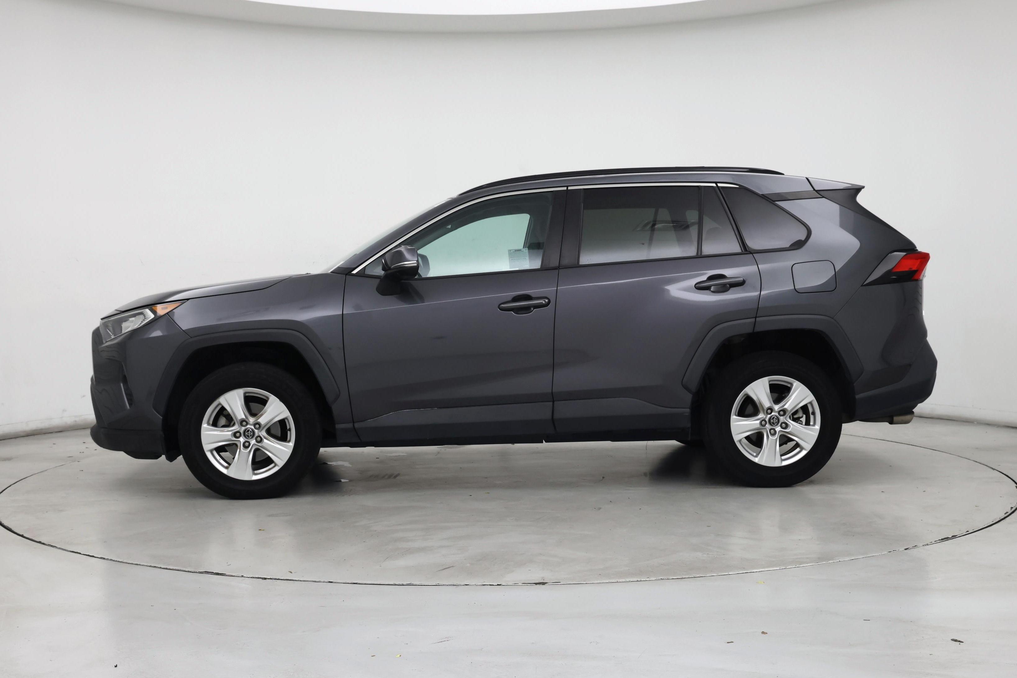 Thumbnail: 2020 Toyota RAV4 - 3