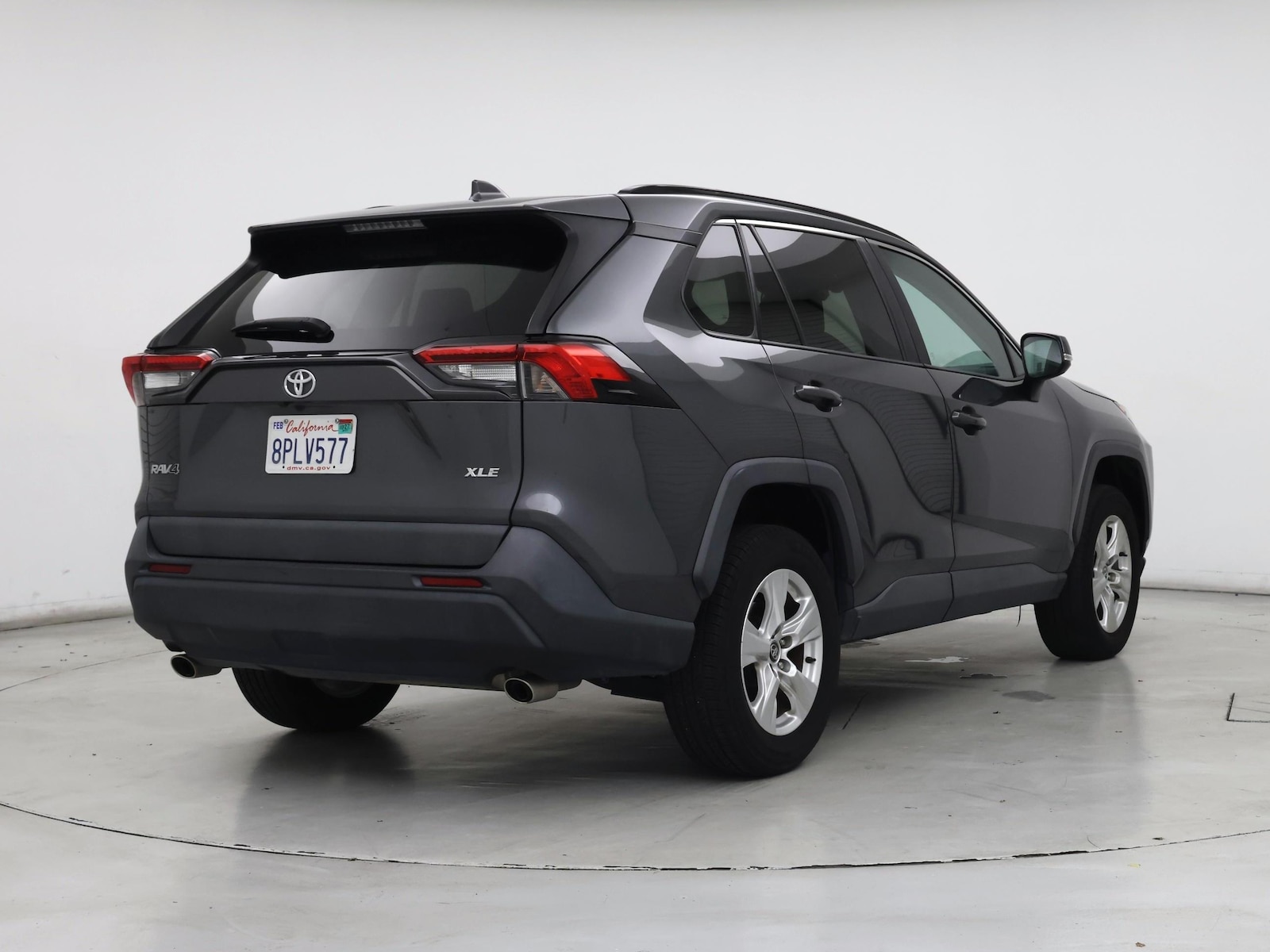 2020 Toyota RAV4 XLE - Photo 9