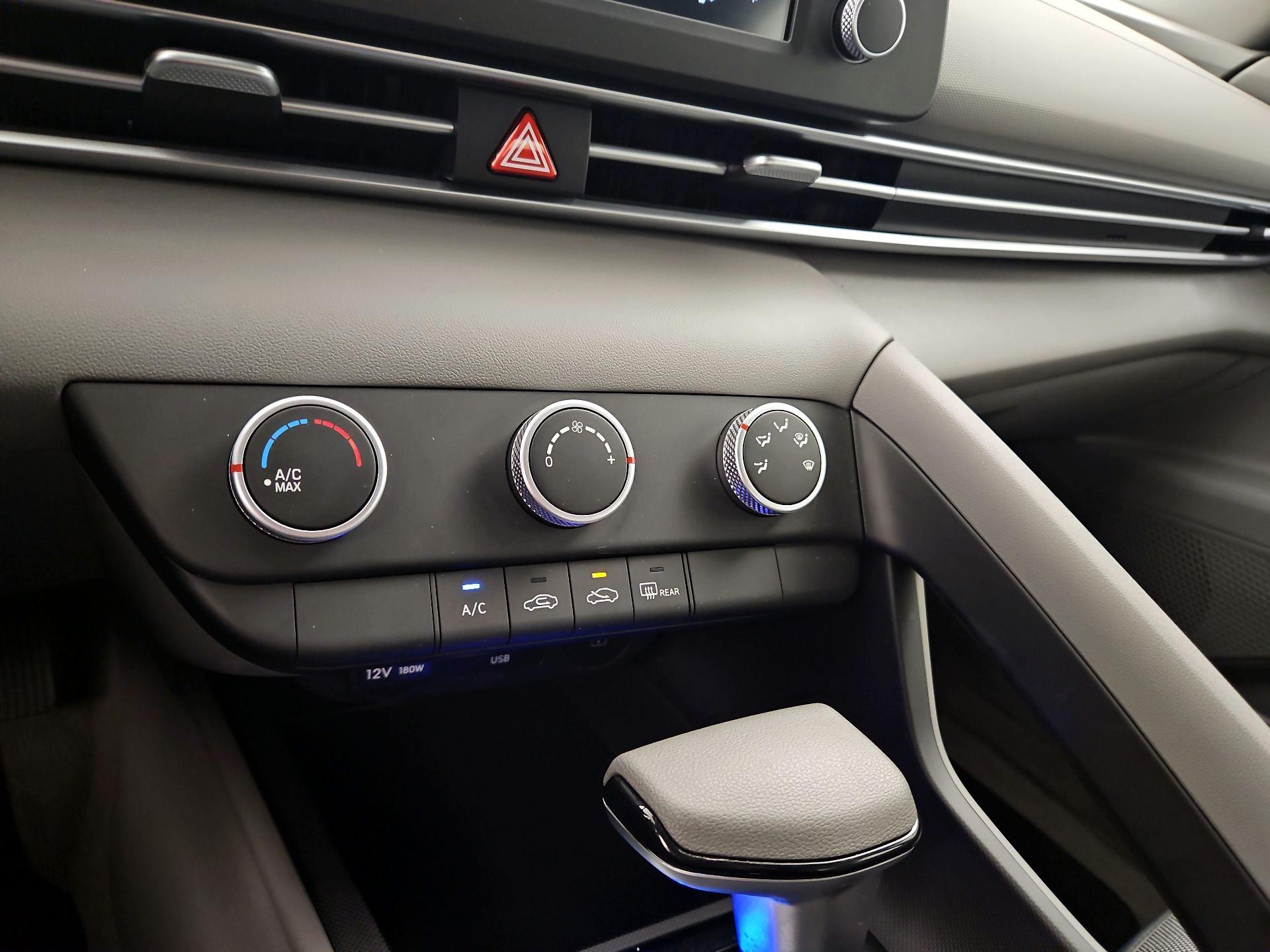 Thumbnail: 2024 Hyundai Elantra - 16