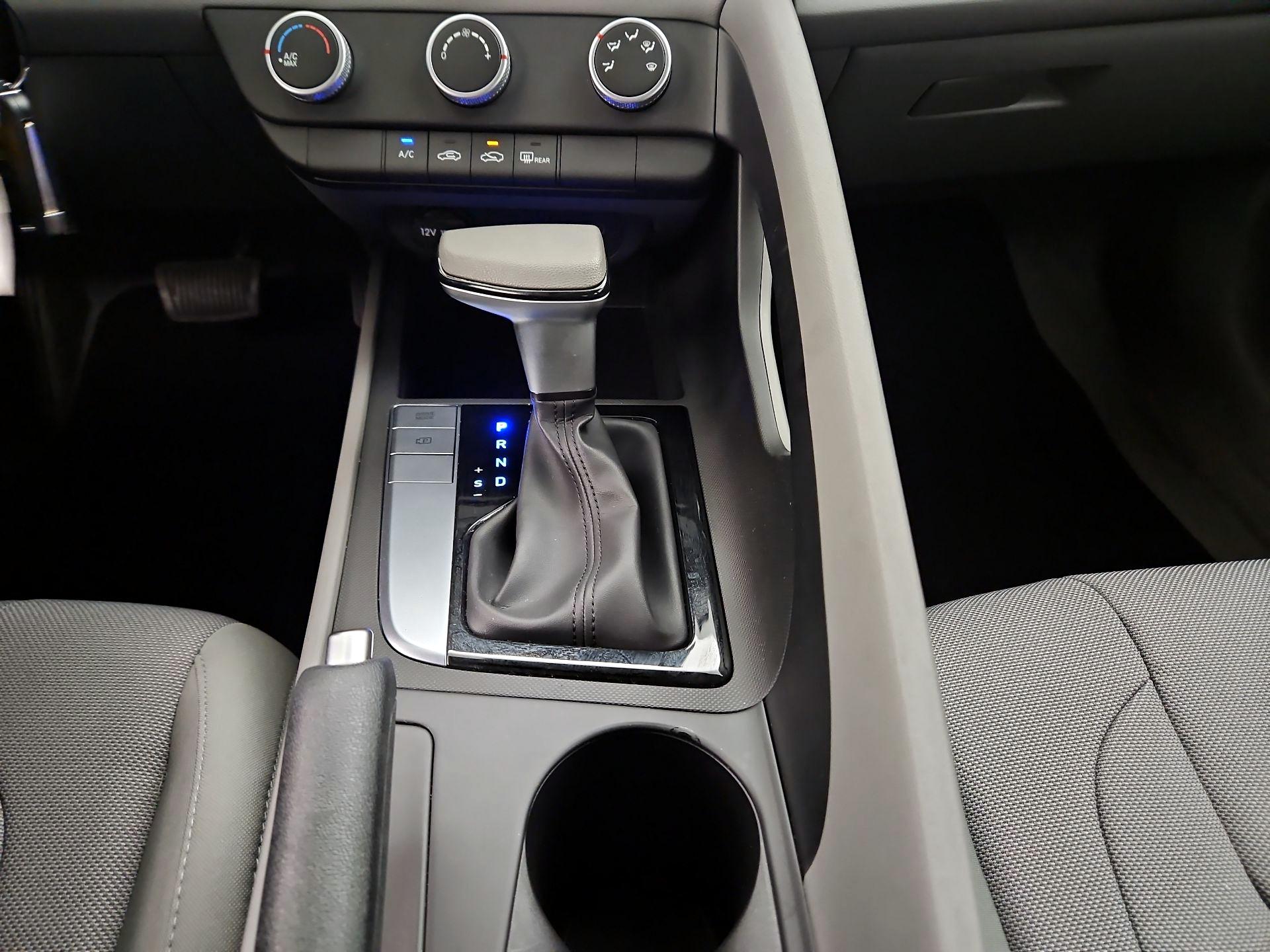 Thumbnail: 2024 Hyundai Elantra - 17
