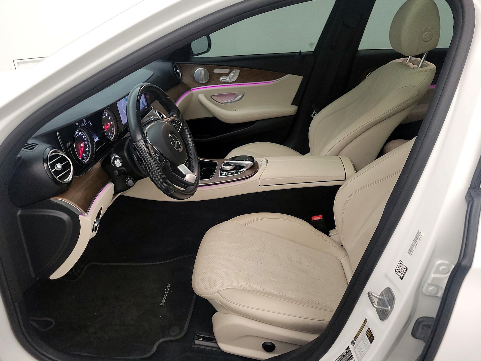 2018 Mercedes-Benz E-Class E300 - Photo 12