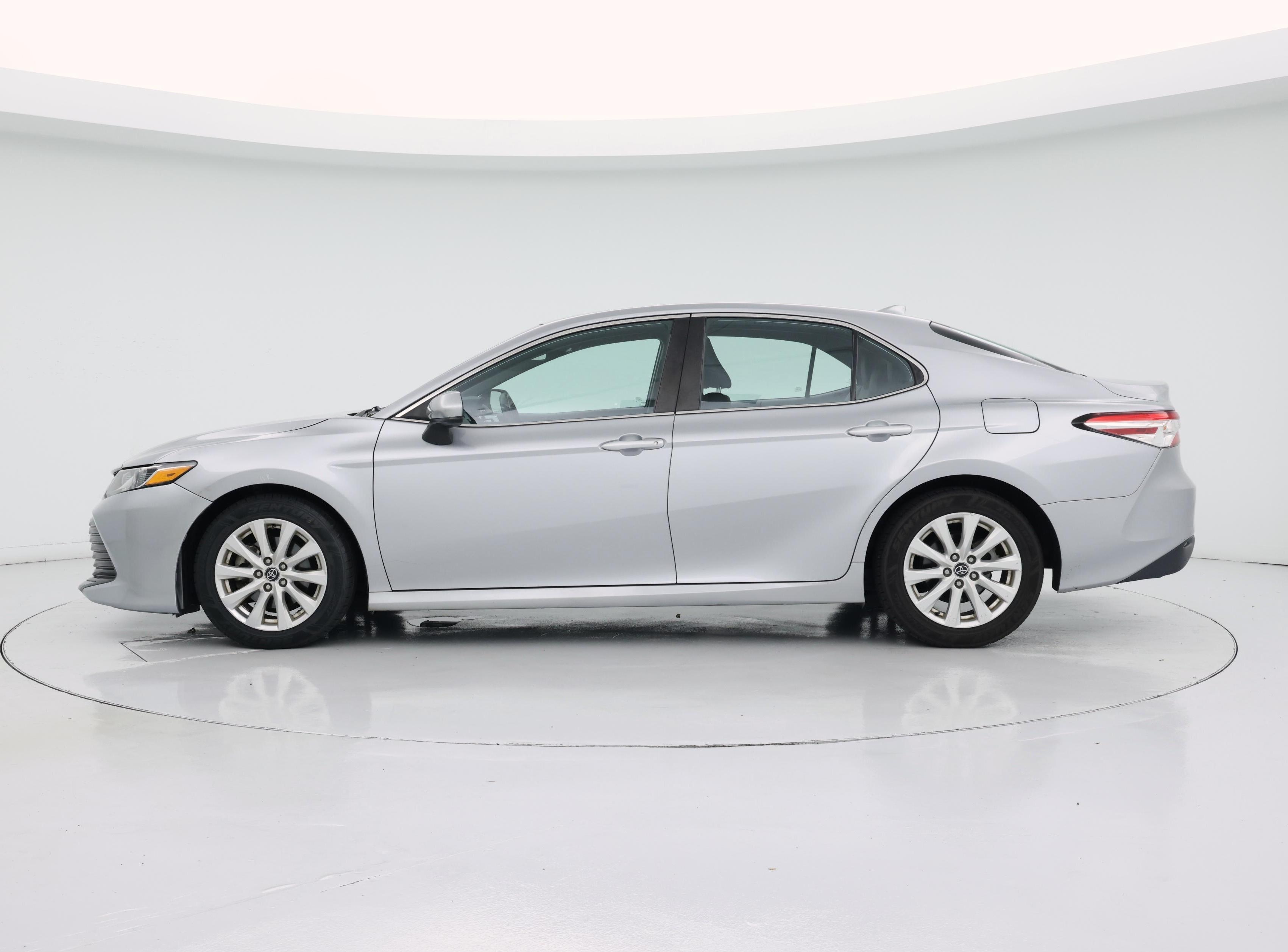 Thumbnail: 2020 Toyota Camry - 3