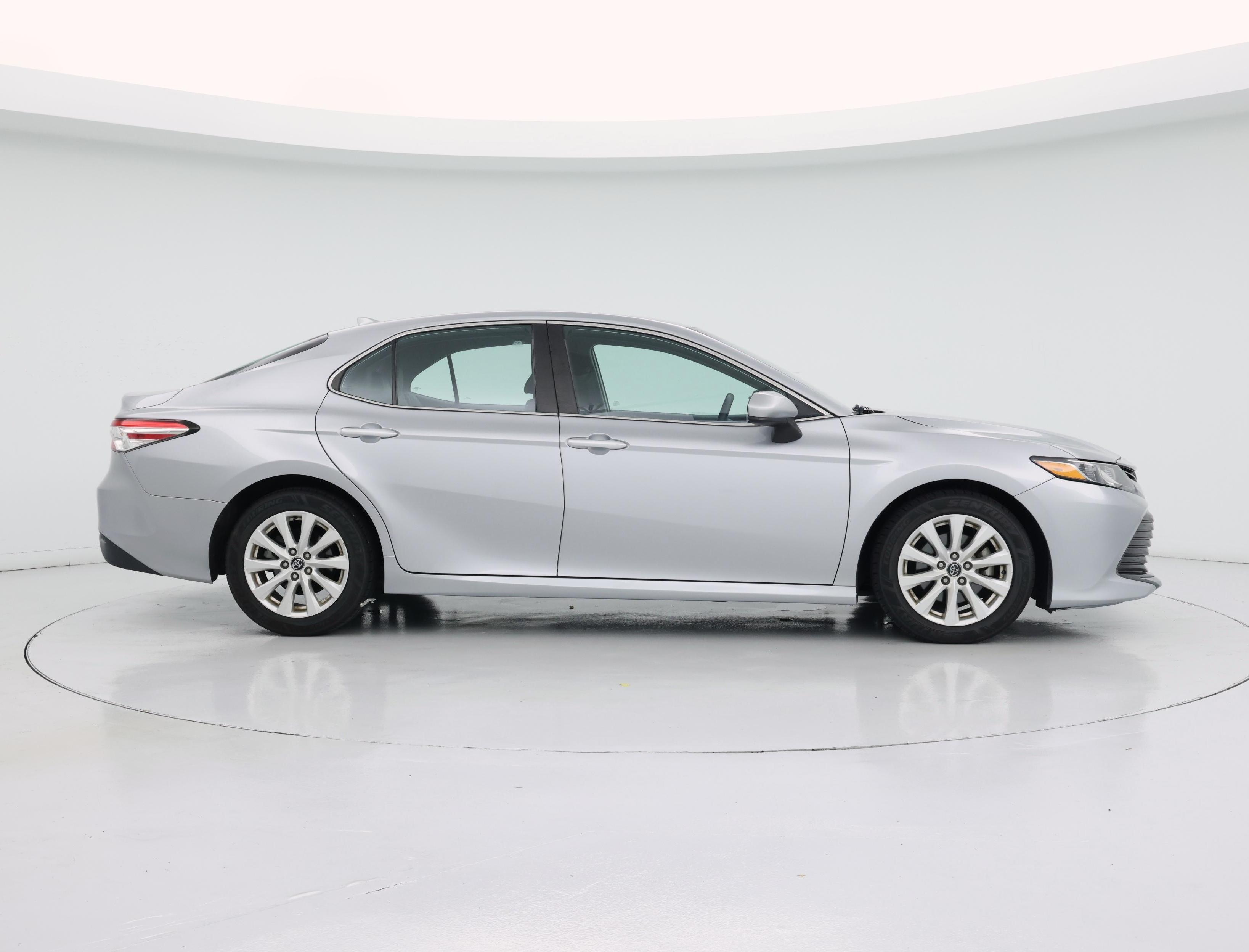Thumbnail: 2020 Toyota Camry - 7