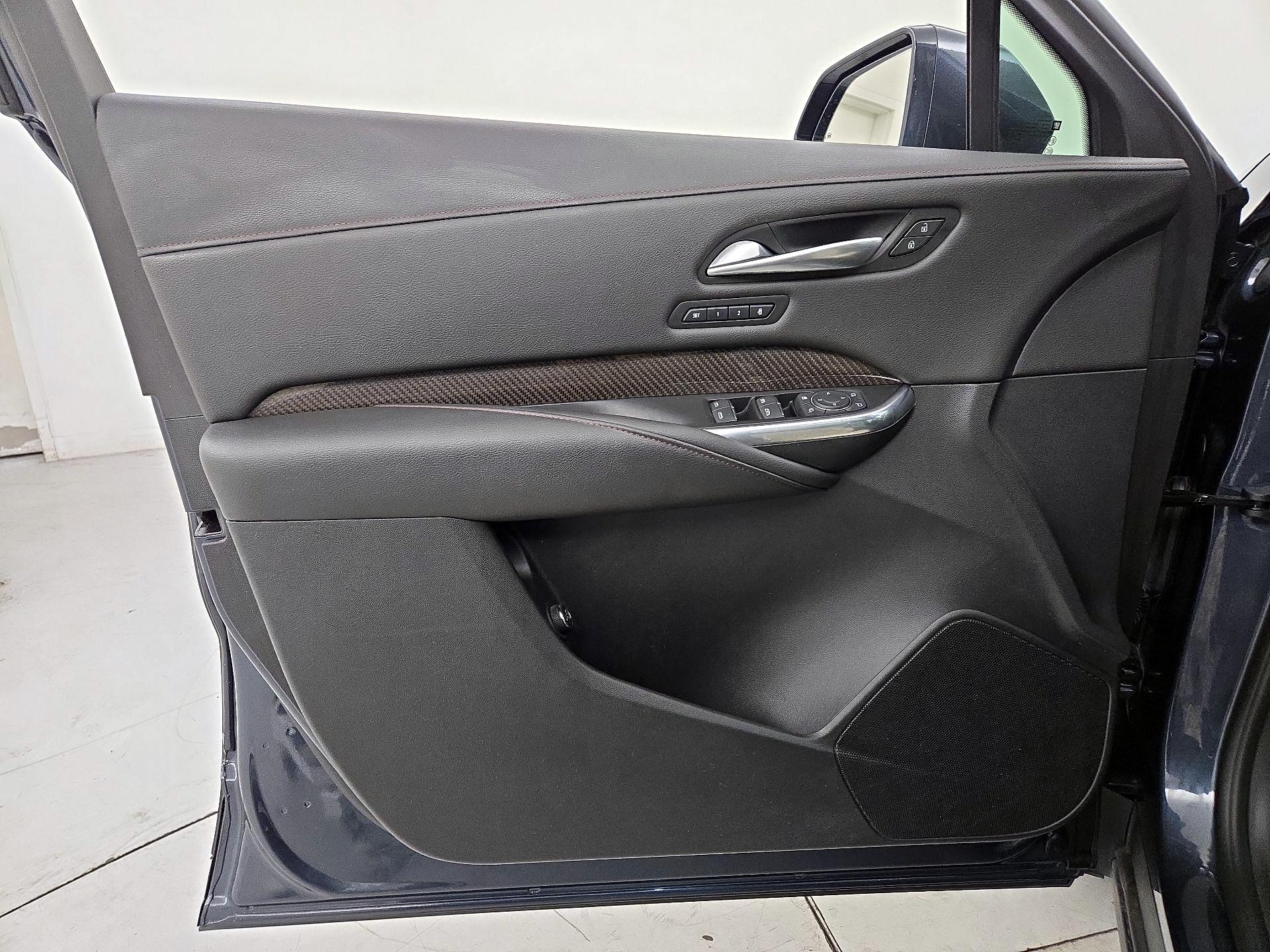 Thumbnail: 2019 Cadillac XT4 - 12