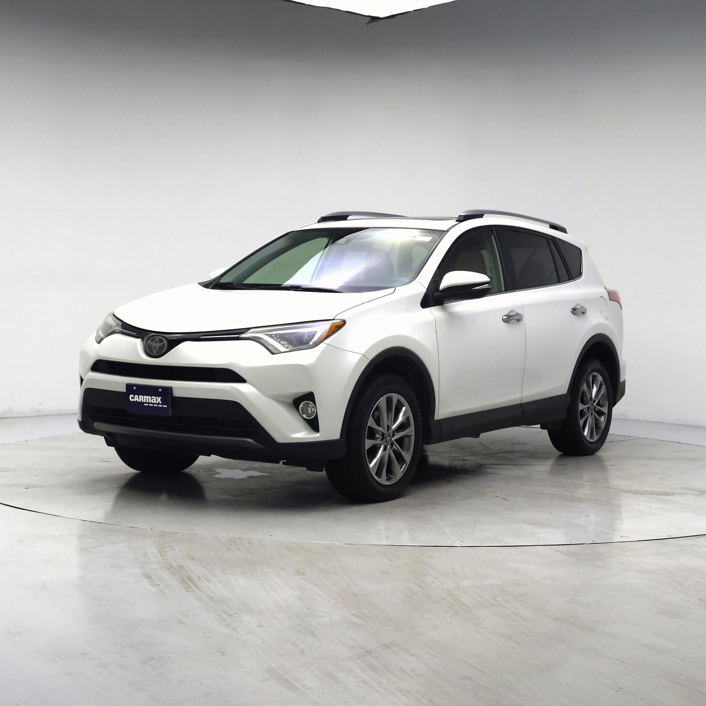 Thumbnail: 2017 Toyota RAV4 - 4