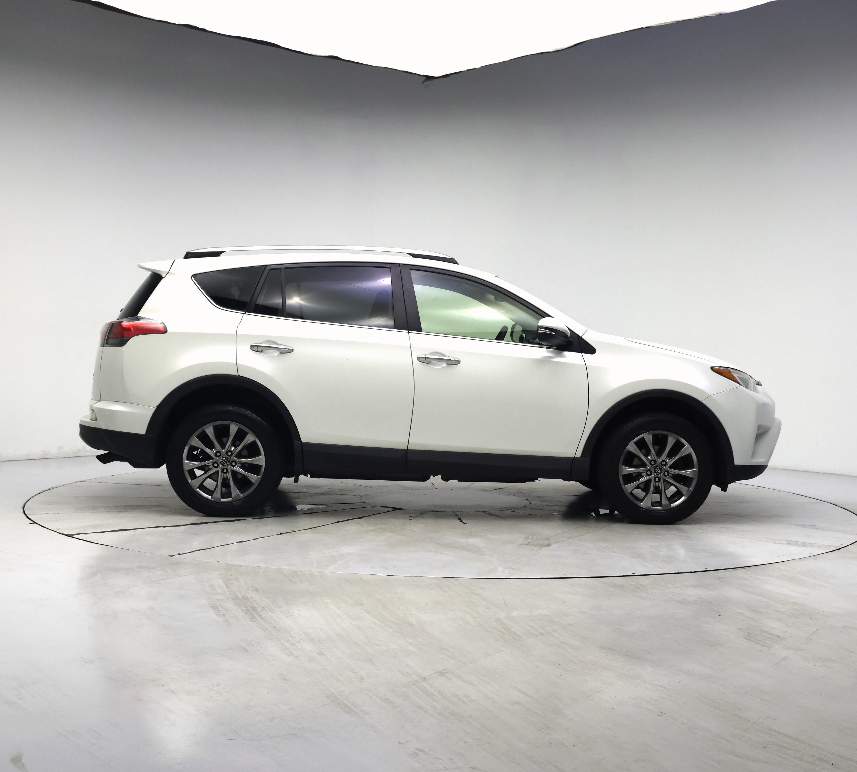 Thumbnail: 2017 Toyota RAV4 - 7