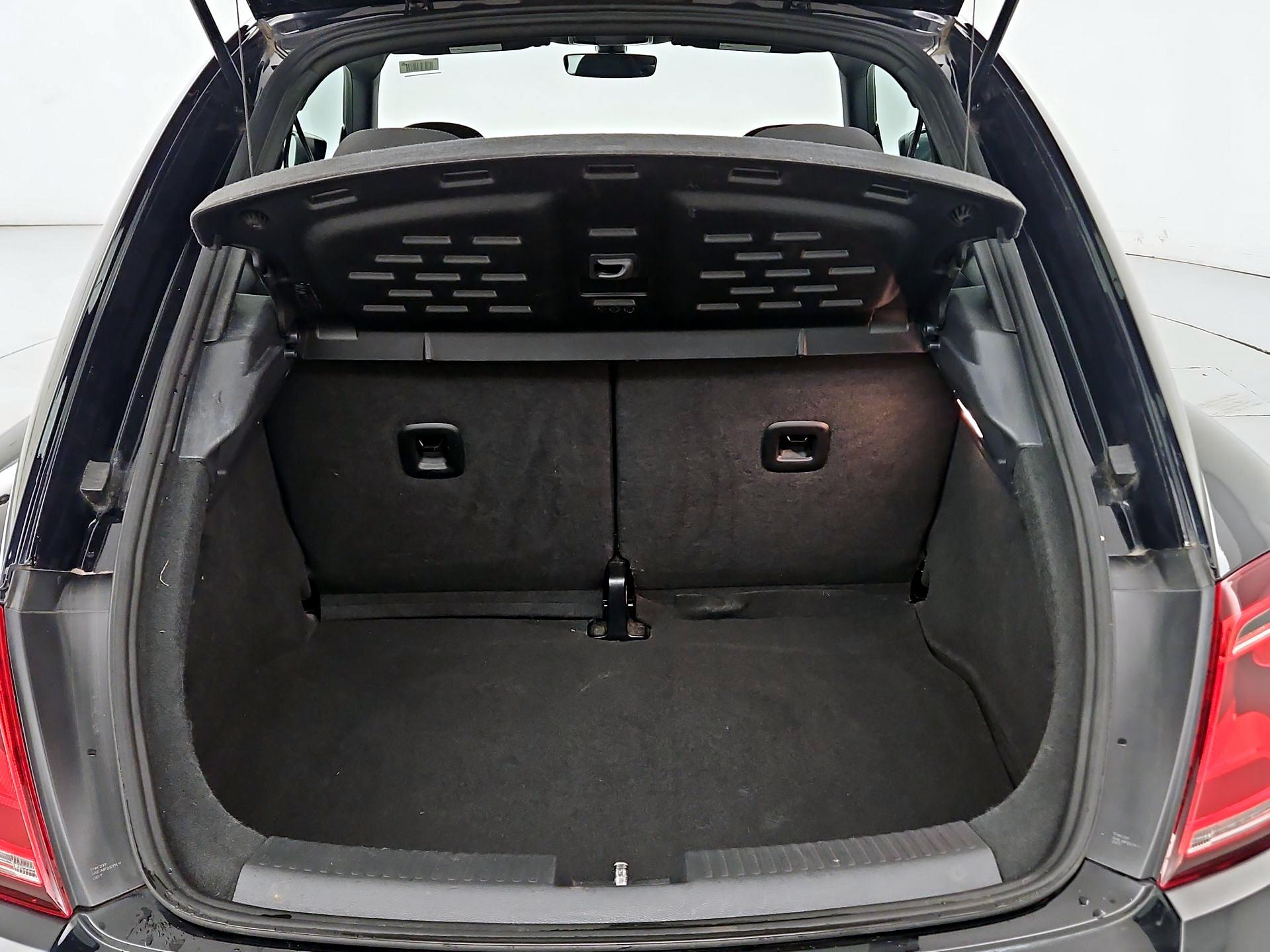 Thumbnail: 2017 Volkswagen Beetle - 17