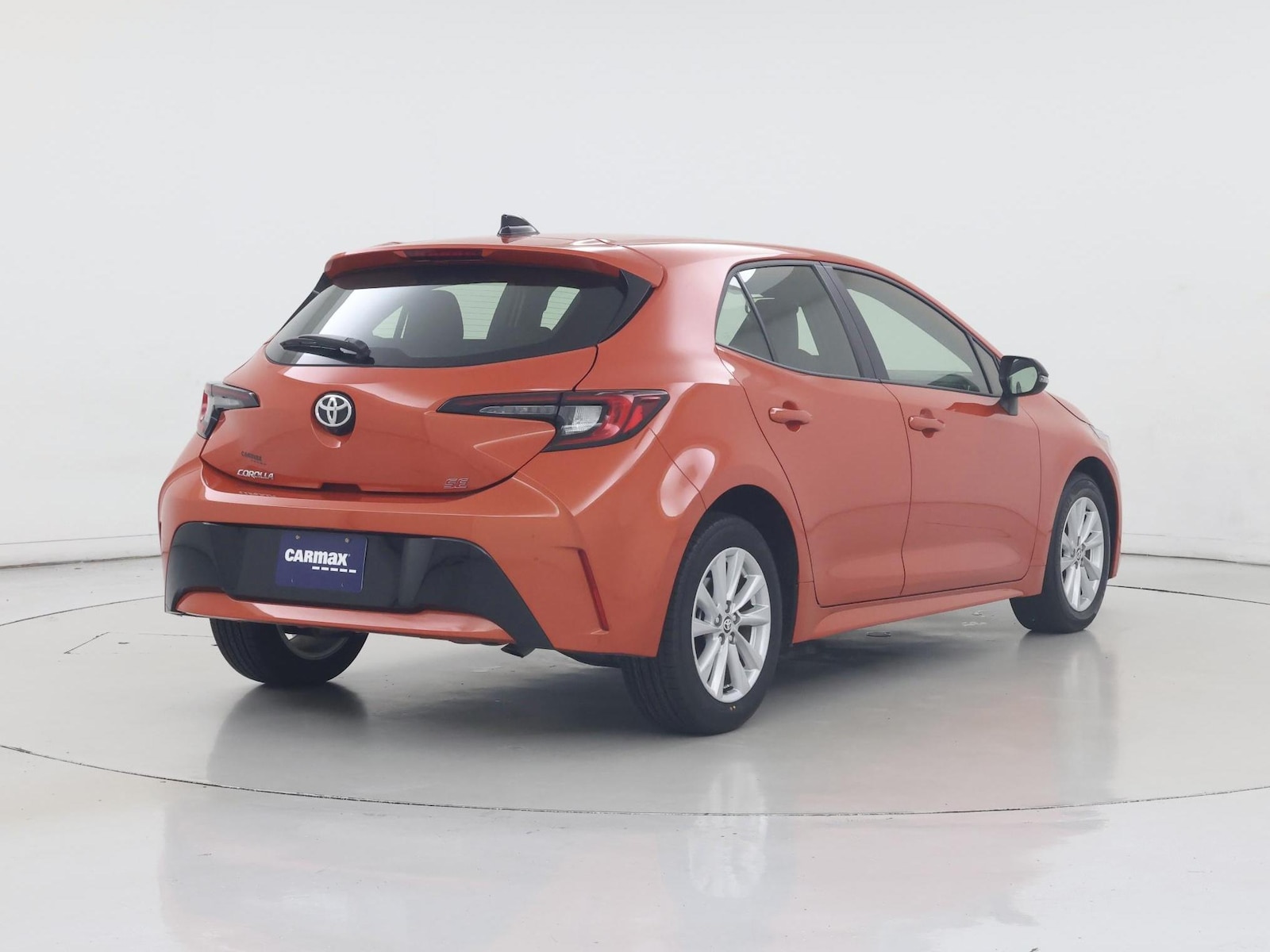2026 Toyota Corolla Hatchback SE - Photo 9