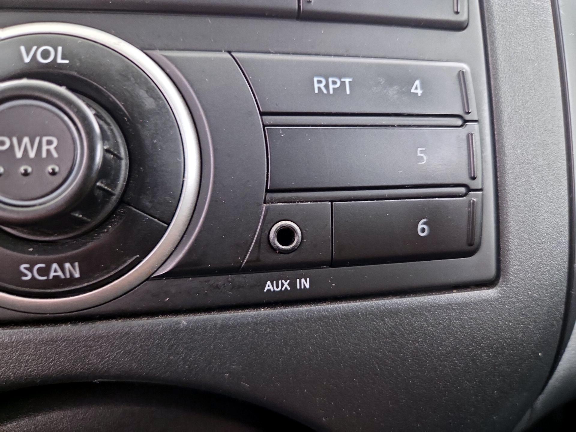 Thumbnail: 2014 Nissan Versa - 17