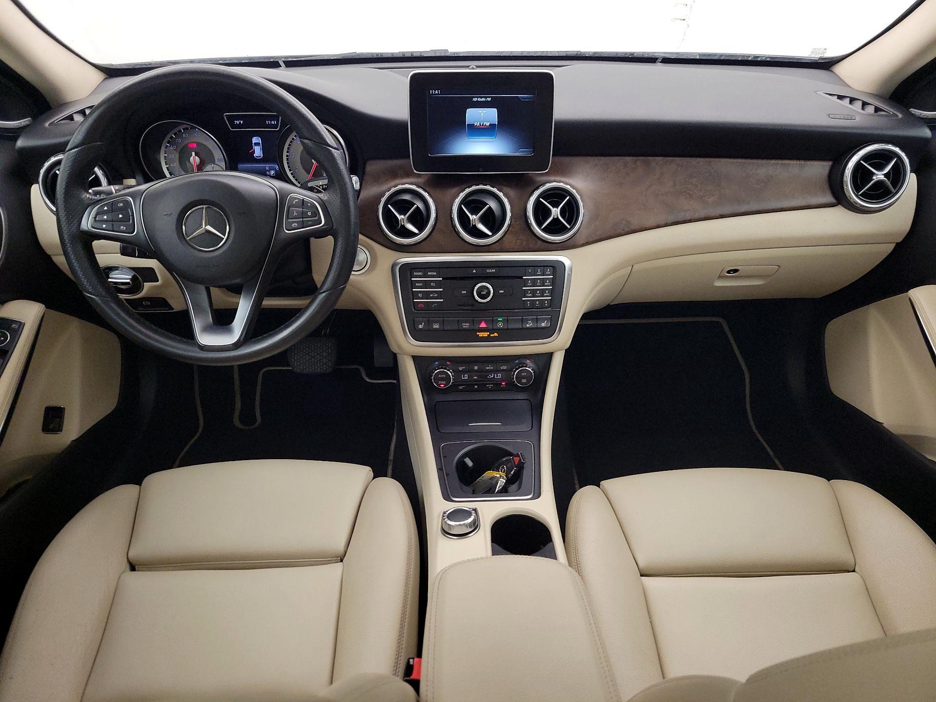 Thumbnail: 2017 Mercedes-Benz GLA - 9