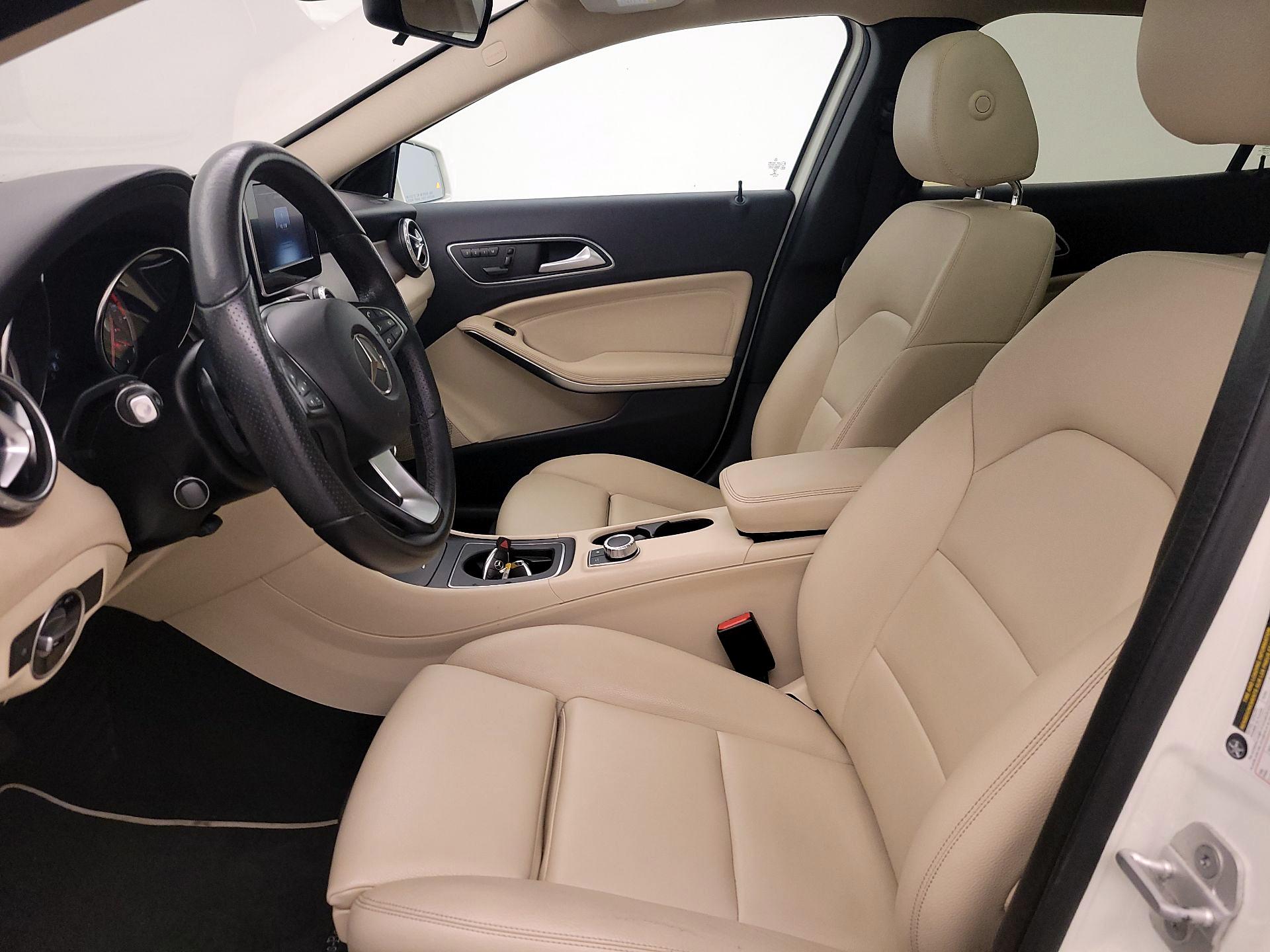 Thumbnail: 2017 Mercedes-Benz GLA - 11